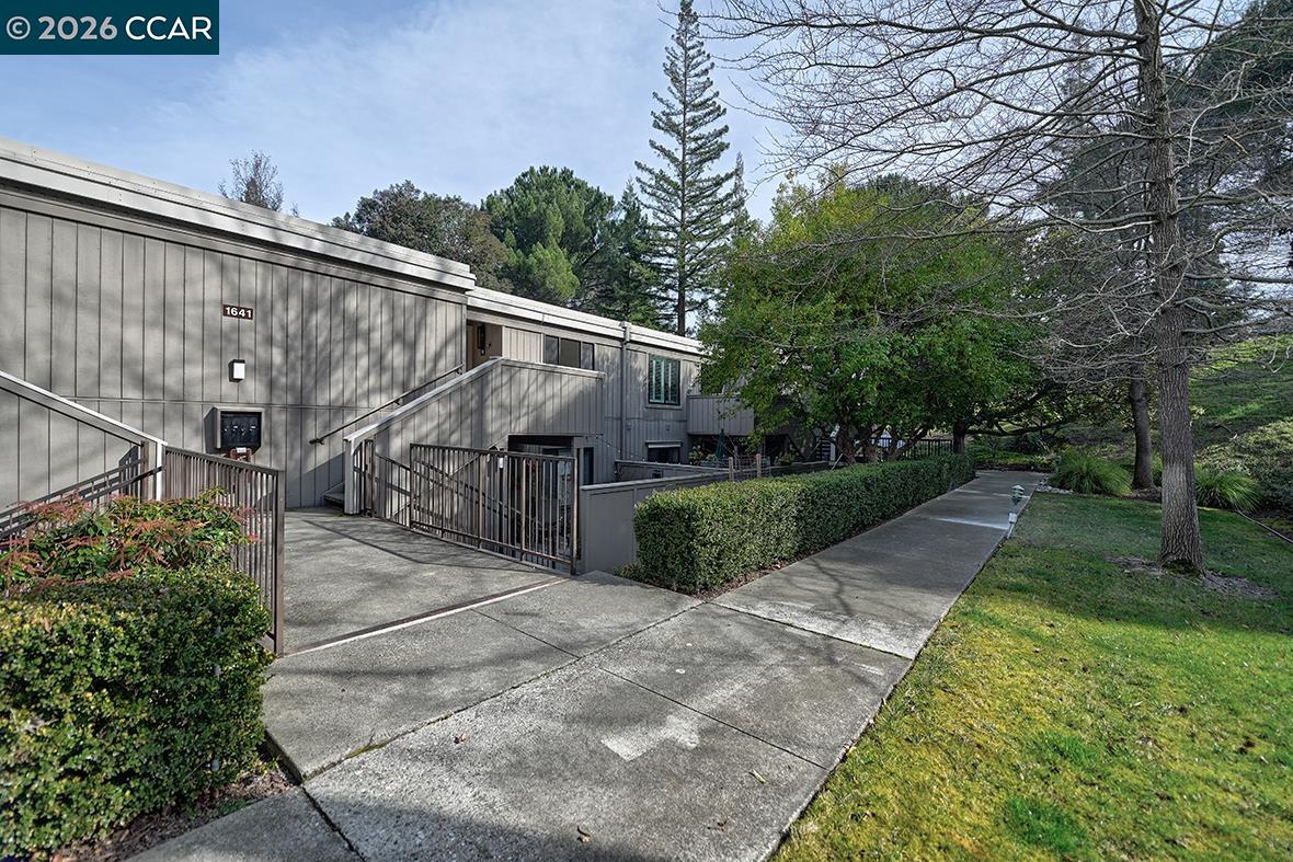 Photo #4: 41122734 Listing: Photo #4