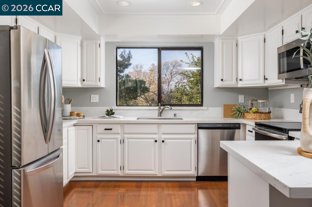 Detail Gallery Image 16 of 39 For 2542 Mockingbird Hill Rd, Walnut Creek,  CA 94597 - 4 Beds | 2/1 Baths