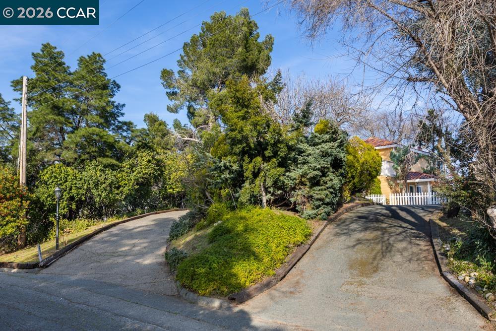 Detail Gallery Image 37 of 39 For 2542 Mockingbird Hill Rd, Walnut Creek,  CA 94597 - 4 Beds | 2/1 Baths