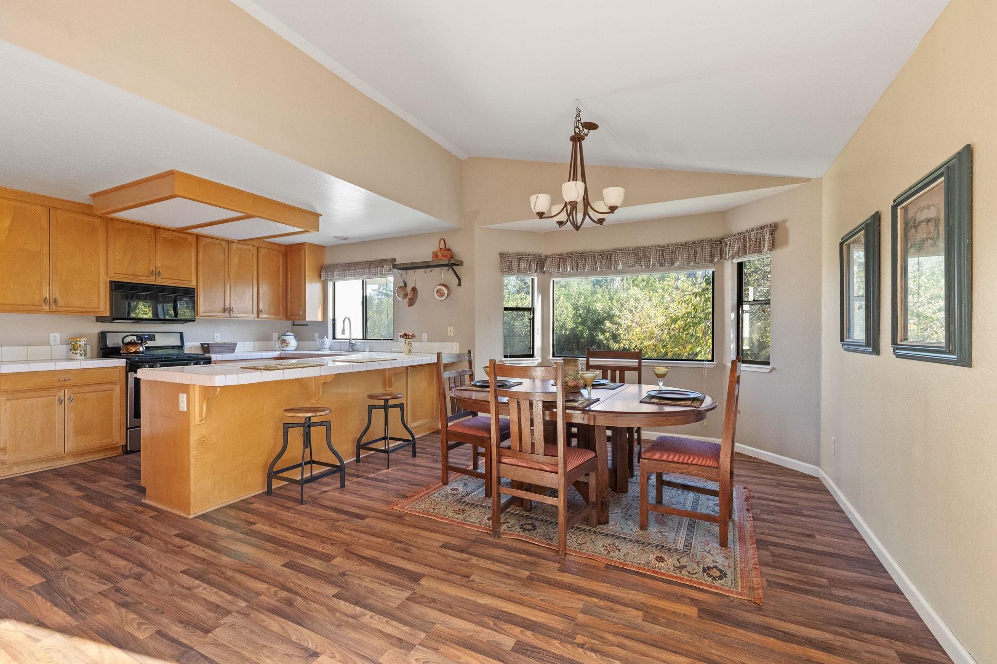 Detail Gallery Image 10 of 54 For 868 Live Oak Dr, Angels Camp,  CA 95222 - 3 Beds | 2 Baths