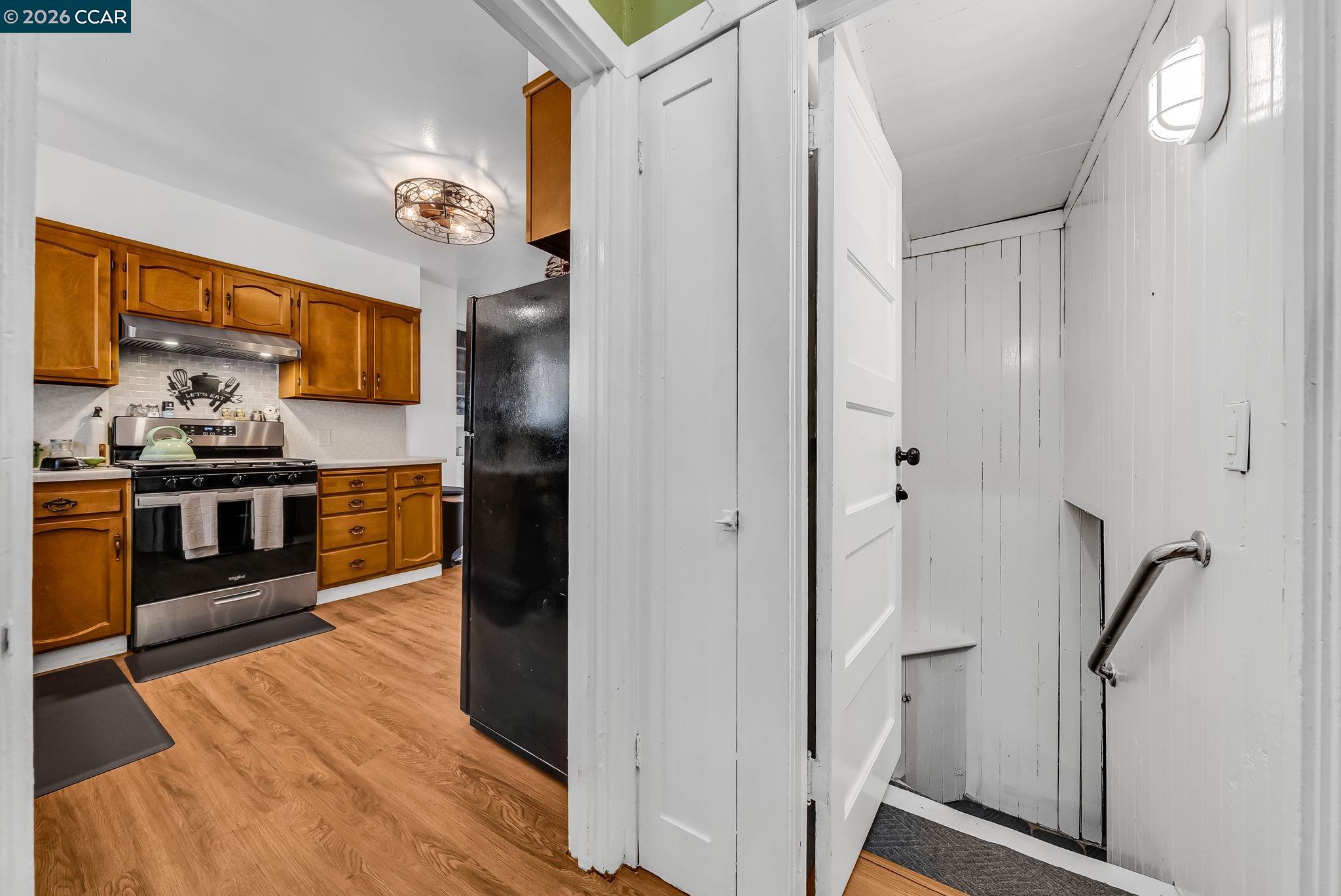 Detail Gallery Image 18 of 38 For 2628 Logan St, Oakland,  CA 94601 - 3 Beds | 1 Baths