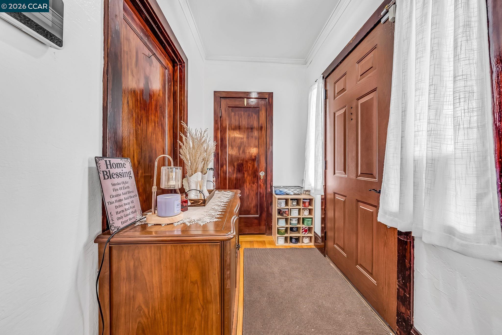 Detail Gallery Image 4 of 38 For 2628 Logan St, Oakland,  CA 94601 - 3 Beds | 1 Baths