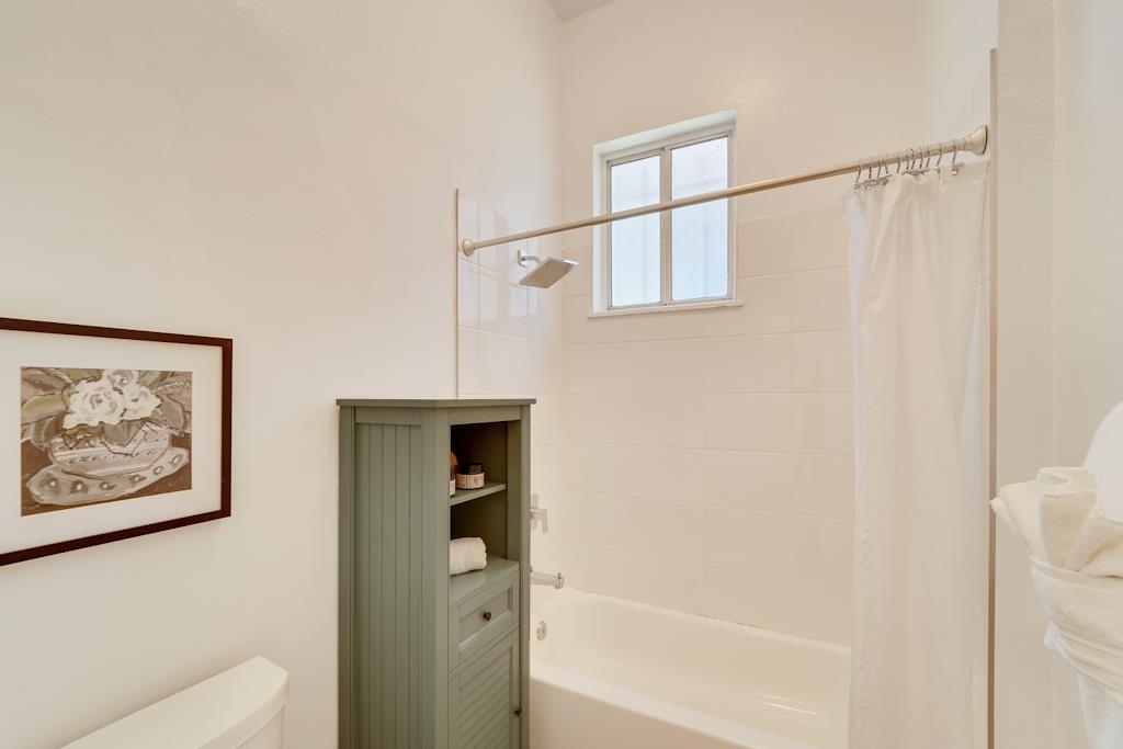 Detail Gallery Image 18 of 60 For 1022 Chestnut Street, Oakland,  CA 94607-2716 - 3 Beds | 2 Baths