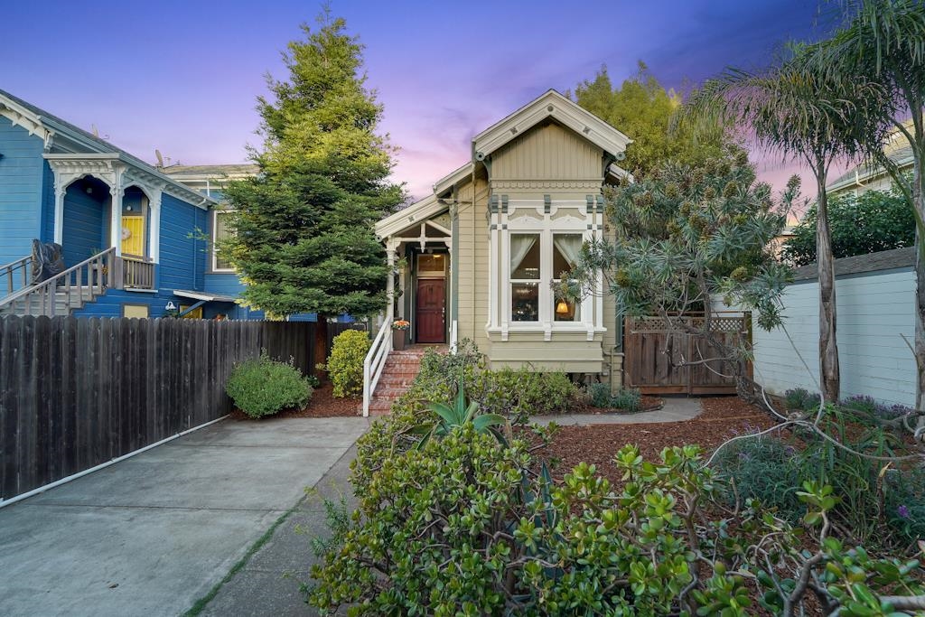 Detail Gallery Image 4 of 60 For 1022 Chestnut Street, Oakland,  CA 94607-2716 - 3 Beds | 2 Baths