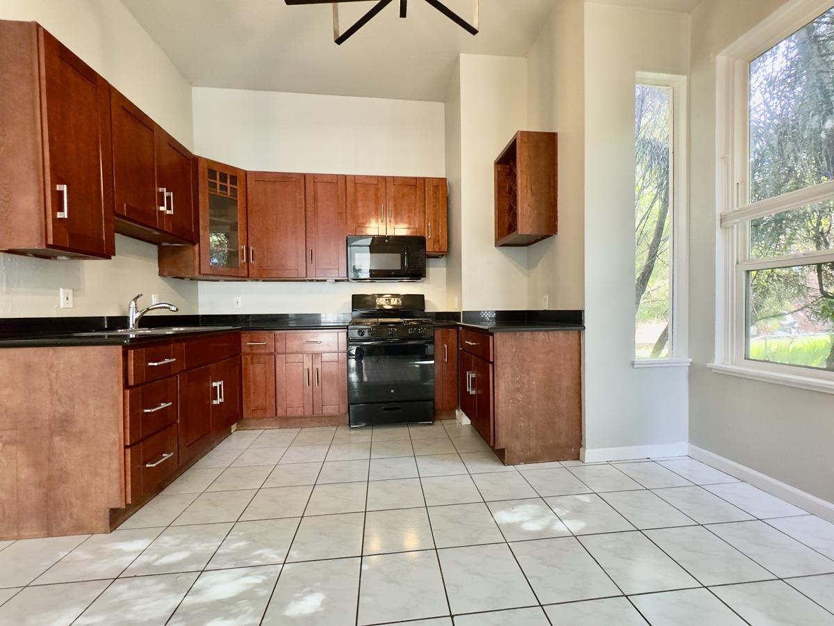 Detail Gallery Image 47 of 60 For 1022 Chestnut Street, Oakland,  CA 94607-2716 - 3 Beds | 2 Baths