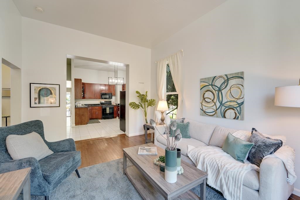 Detail Gallery Image 6 of 60 For 1022 Chestnut Street, Oakland,  CA 94607-2716 - 3 Beds | 2 Baths