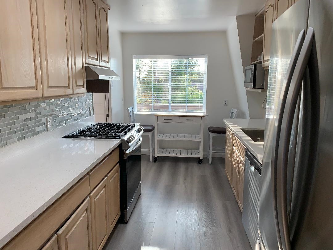 Detail Gallery Image 12 of 41 For 4515 Ewing Rd, Castro Valley,  CA 94546-1013 - 4 Beds | 2 Baths