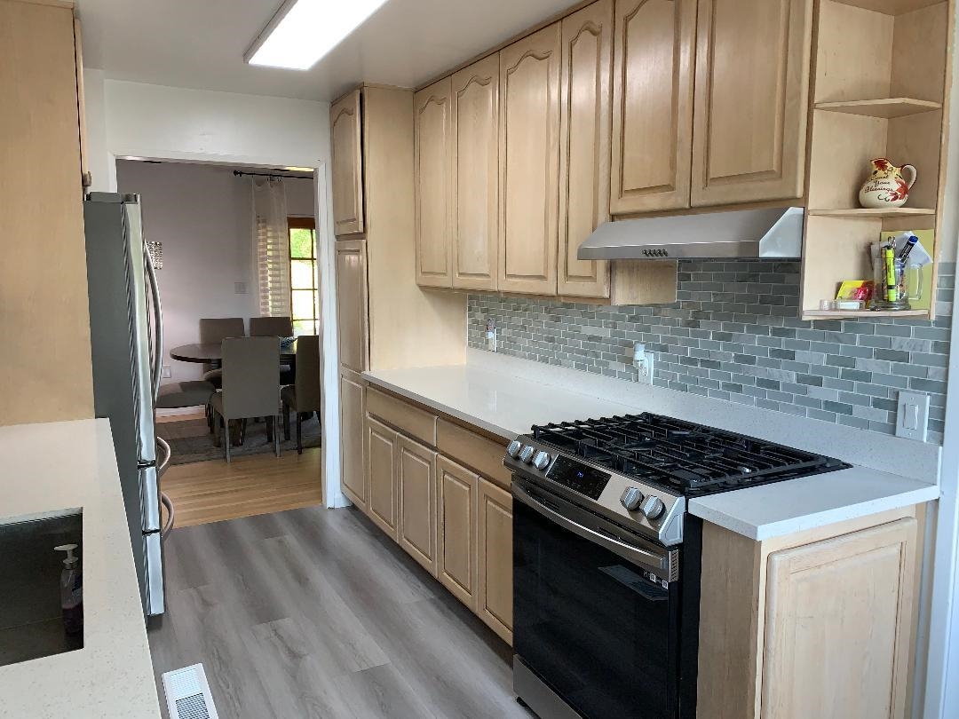 Detail Gallery Image 14 of 41 For 4515 Ewing Rd, Castro Valley,  CA 94546-1013 - 4 Beds | 2 Baths