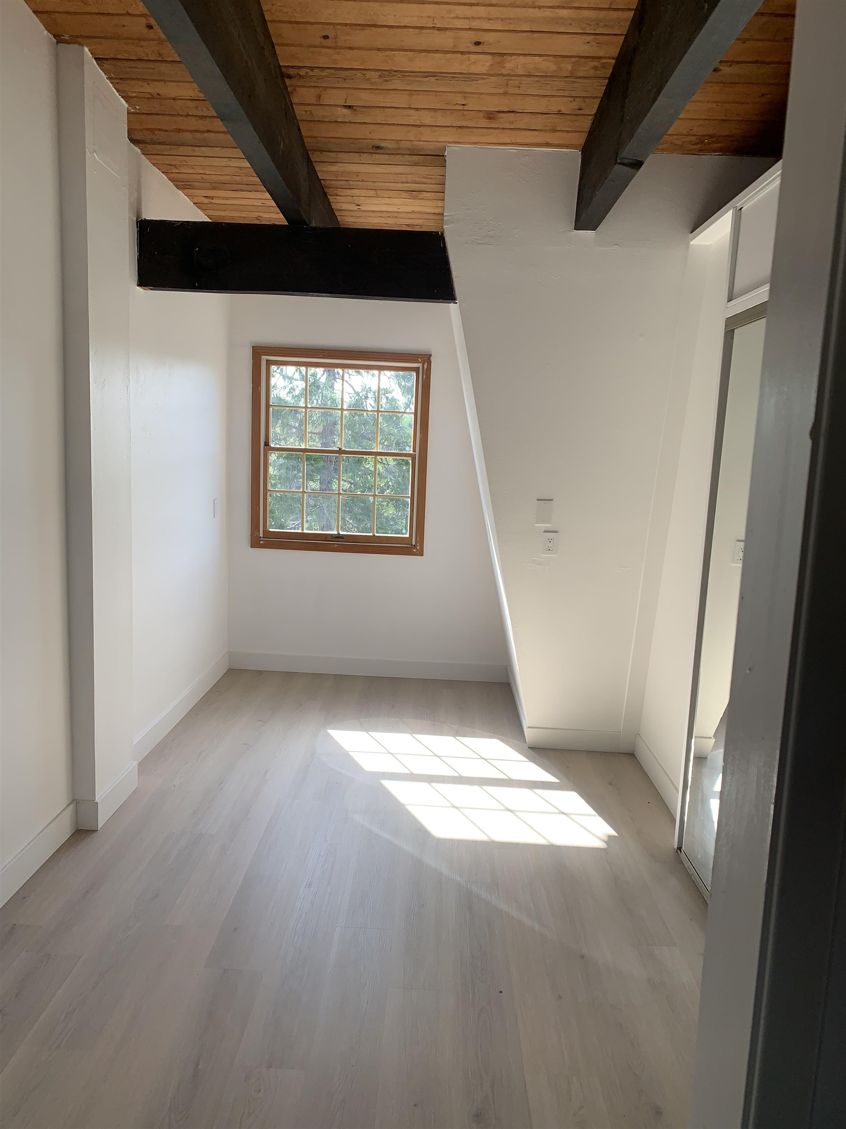 Detail Gallery Image 19 of 41 For 4515 Ewing Rd, Castro Valley,  CA 94546-1013 - 4 Beds | 2 Baths