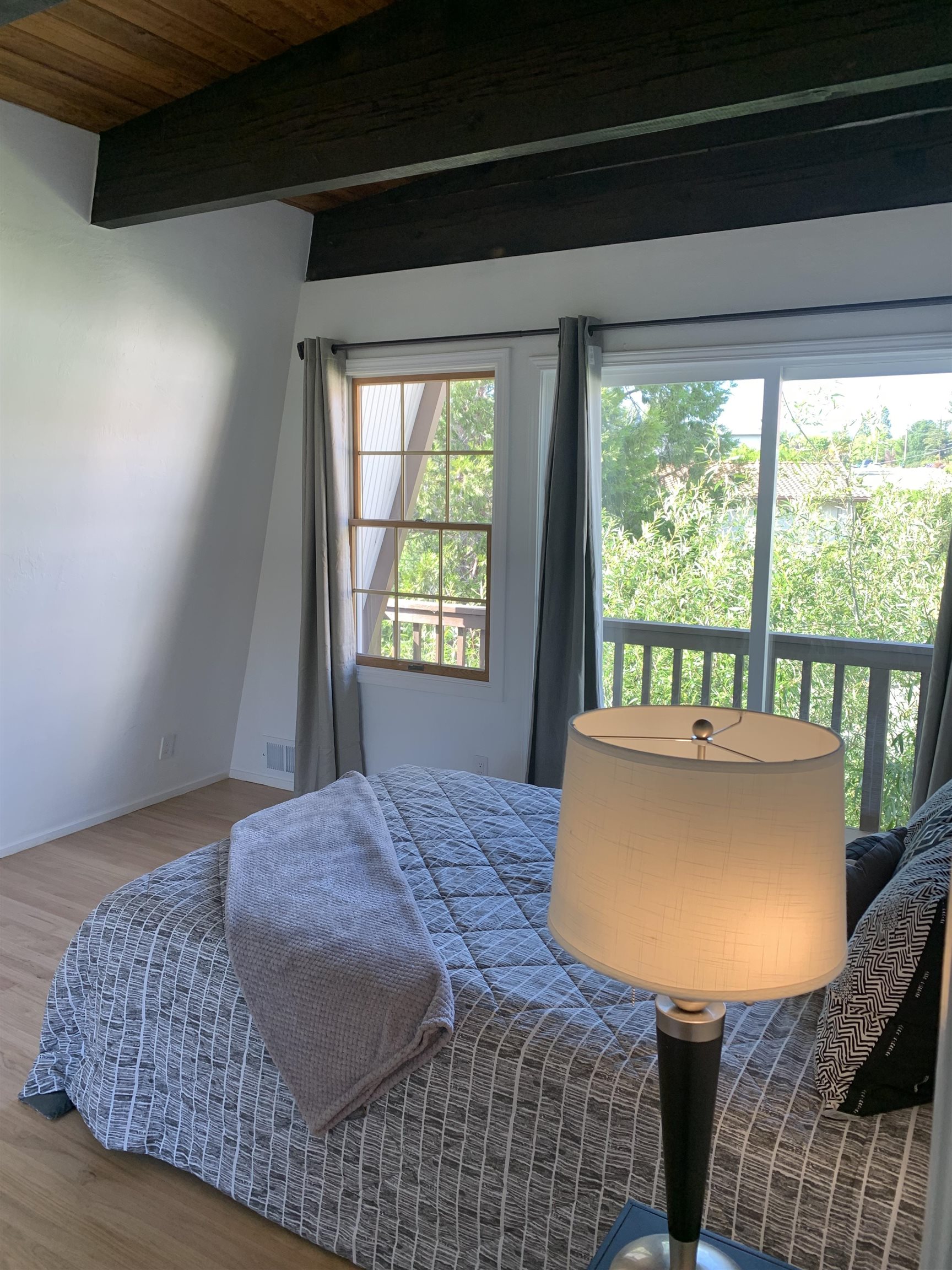 Detail Gallery Image 20 of 41 For 4515 Ewing Rd, Castro Valley,  CA 94546-1013 - 4 Beds | 2 Baths