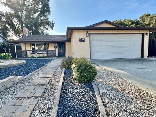 Detail Gallery Image 2 of 30 For 748 Windward Dr, Rodeo,  CA 94572 - 3 Beds | 2 Baths