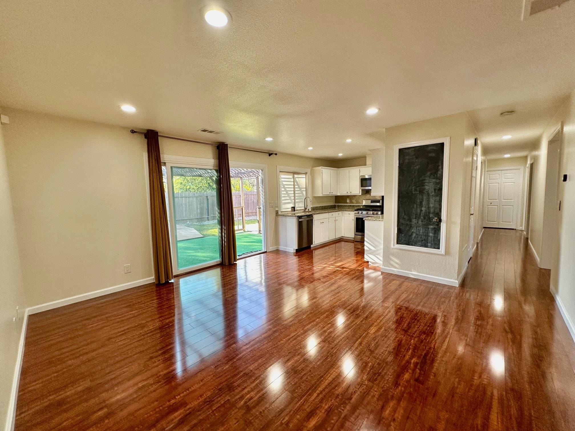 Detail Gallery Image 10 of 30 For 748 Windward Dr, Rodeo,  CA 94572 - 3 Beds | 2 Baths