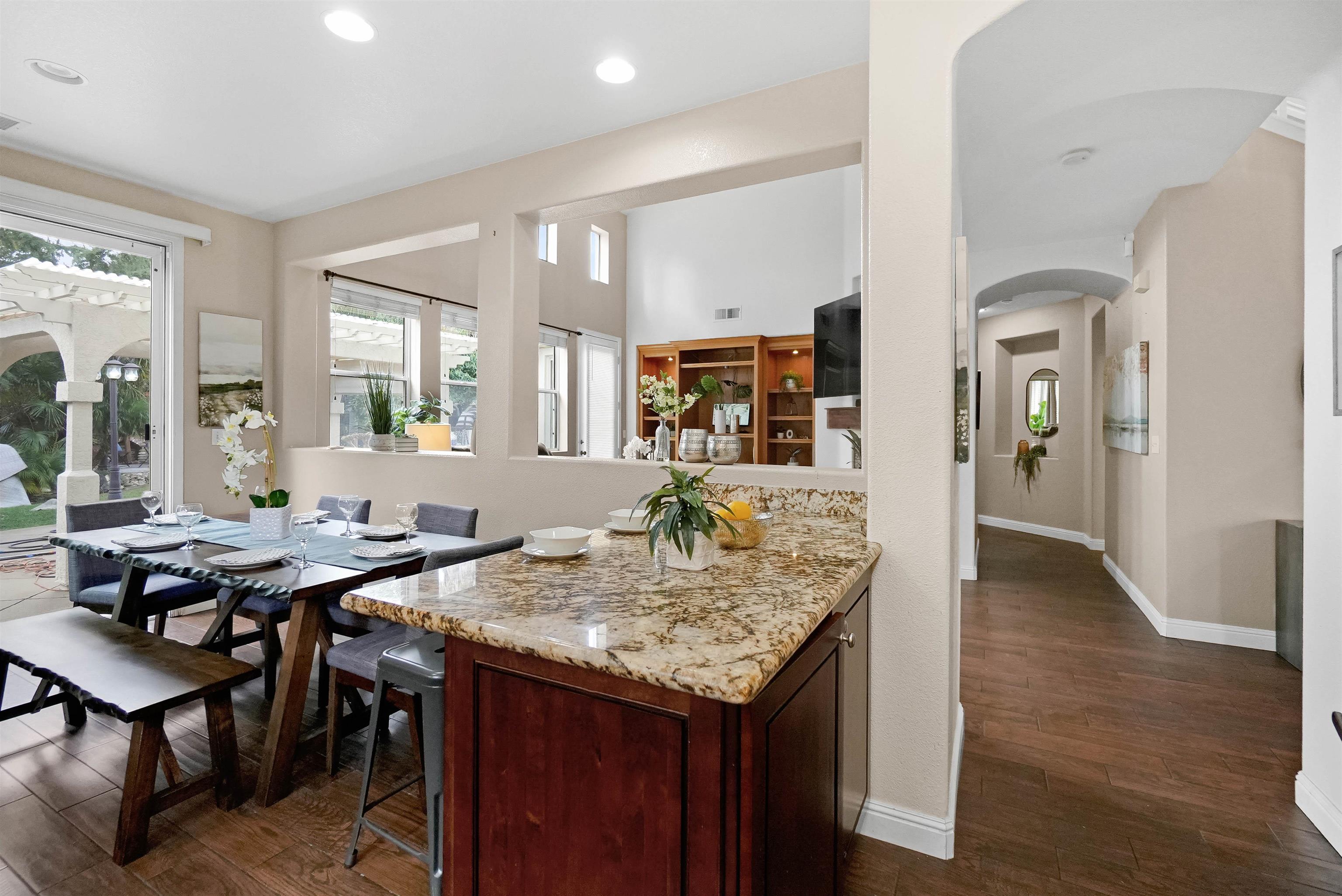 Detail Gallery Image 18 of 44 For 327 Brookview Way, Hayward,  CA 94544 - 4 Beds | 2/1 Baths