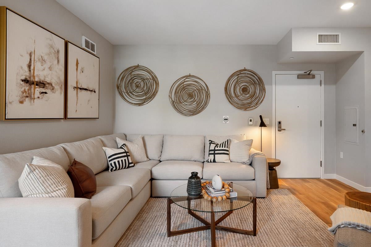 Photo #3: 41122752 Listing: Photo #3