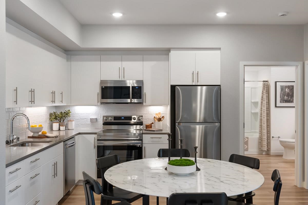 Photo #8: 41122752 Listing: Photo #8