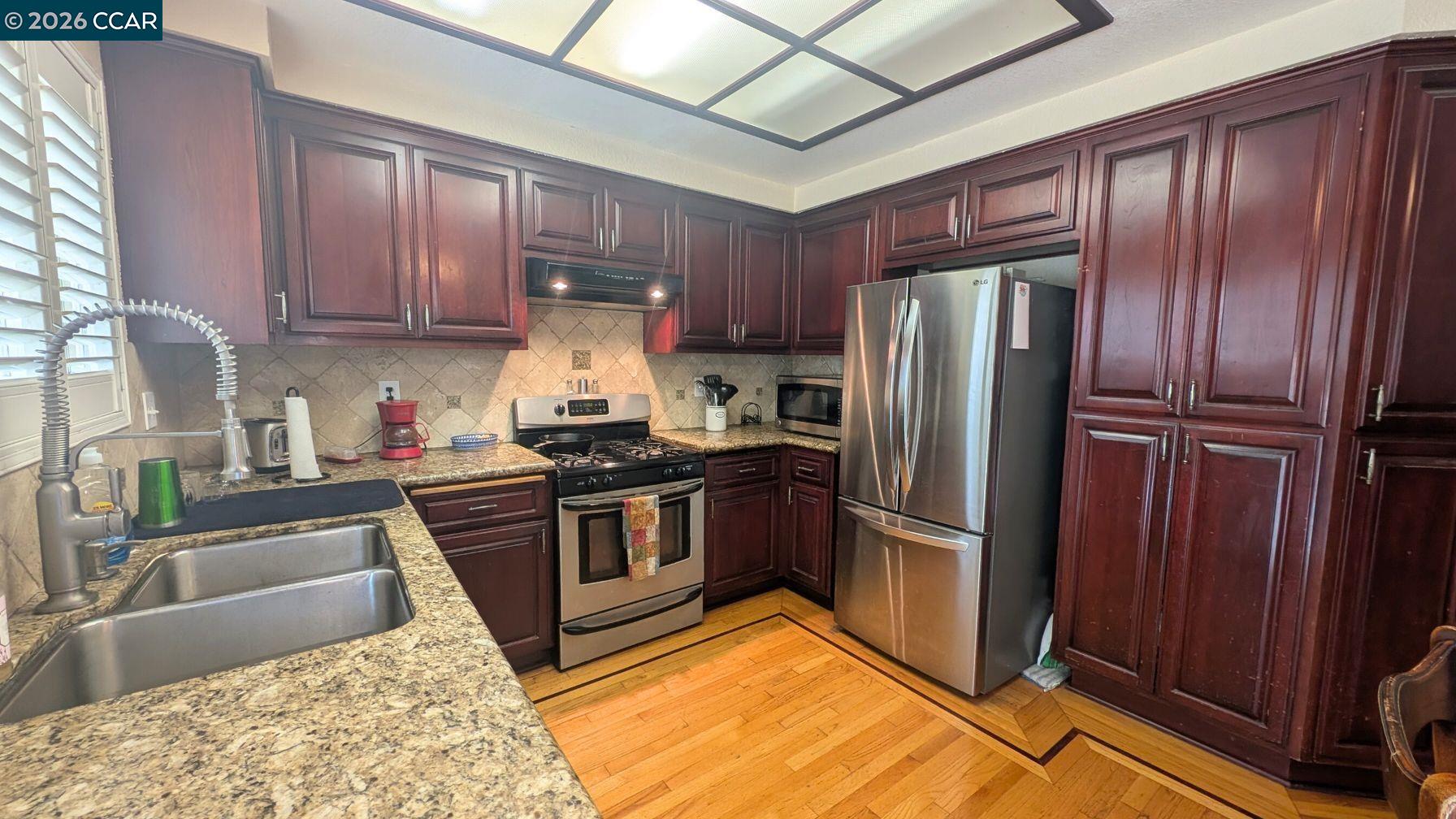 Detail Gallery Image 4 of 18 For 5029 Bridle Way, Antioch,  CA 94531 - 4 Beds | 2/1 Baths