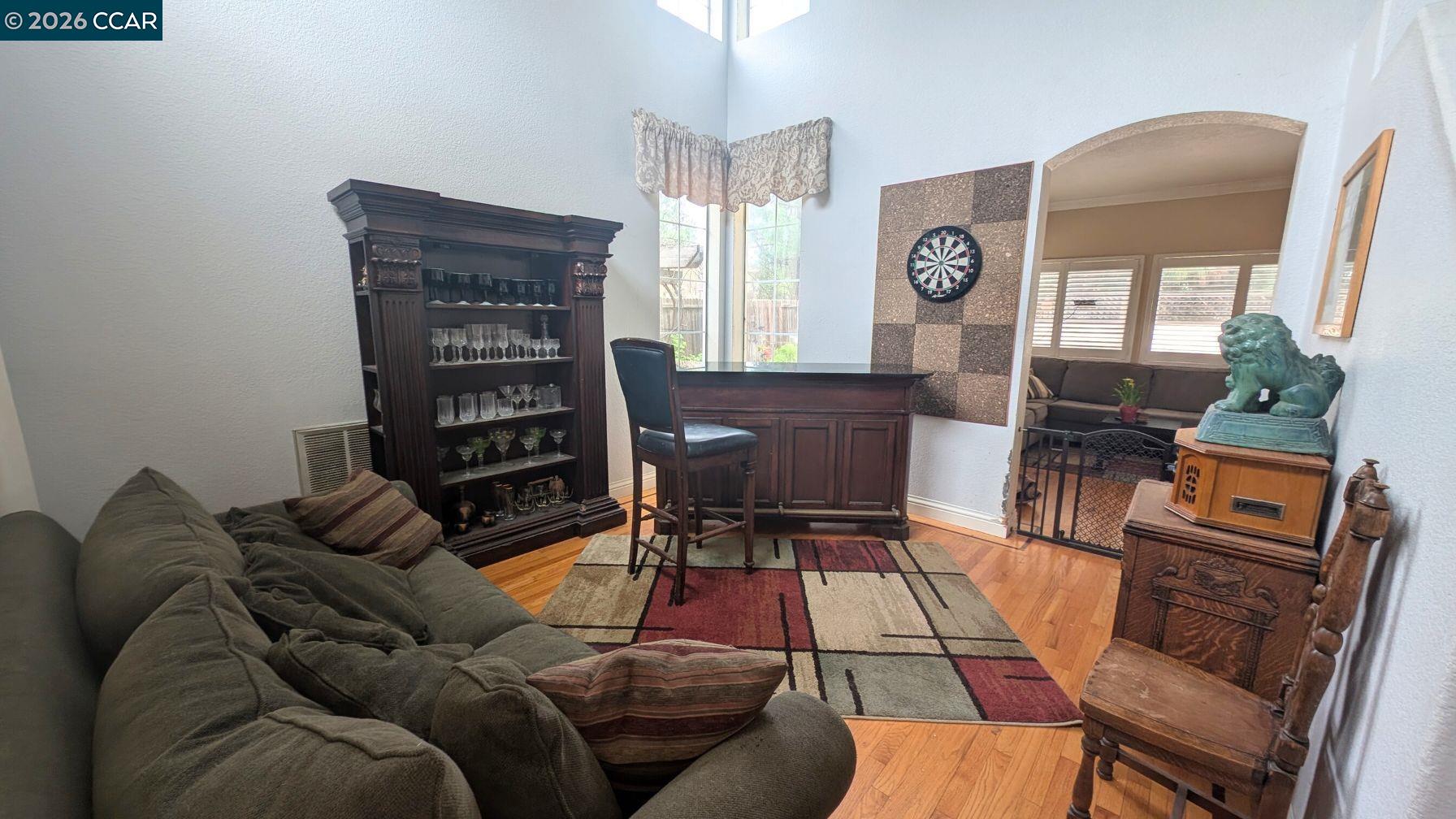 Detail Gallery Image 5 of 18 For 5029 Bridle Way, Antioch,  CA 94531 - 4 Beds | 2/1 Baths