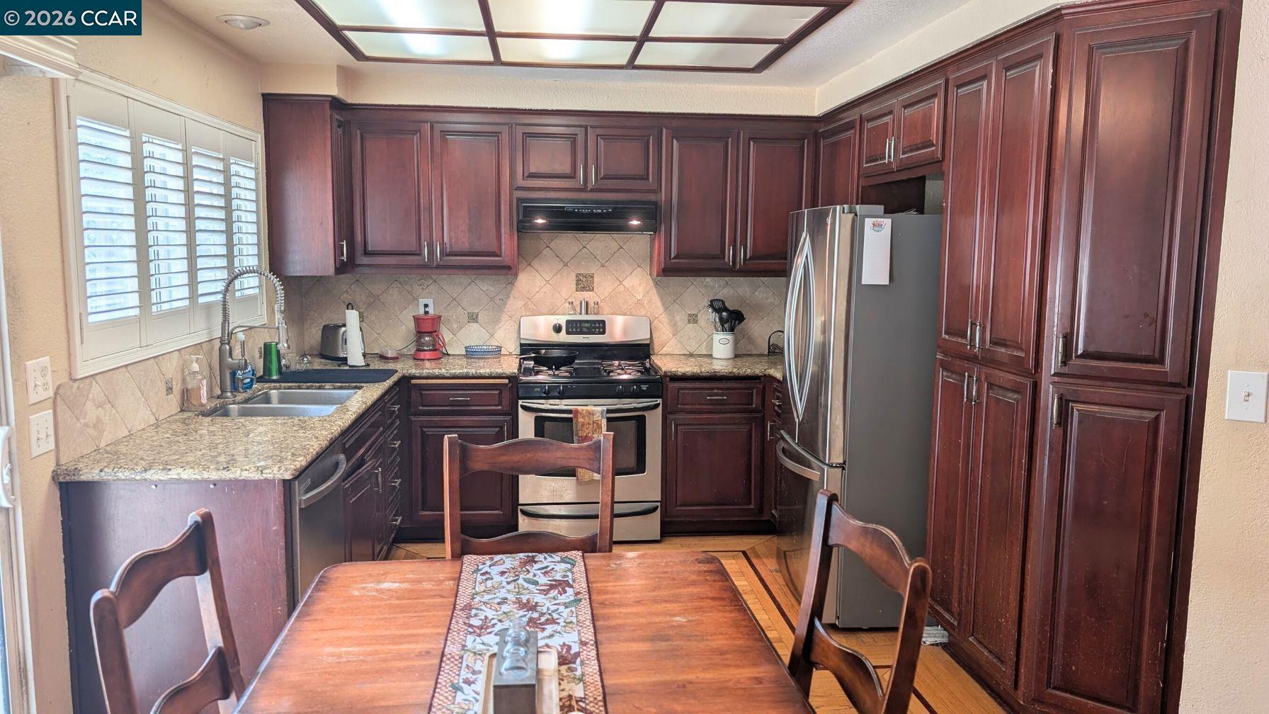 Detail Gallery Image 6 of 18 For 5029 Bridle Way, Antioch,  CA 94531 - 4 Beds | 2/1 Baths