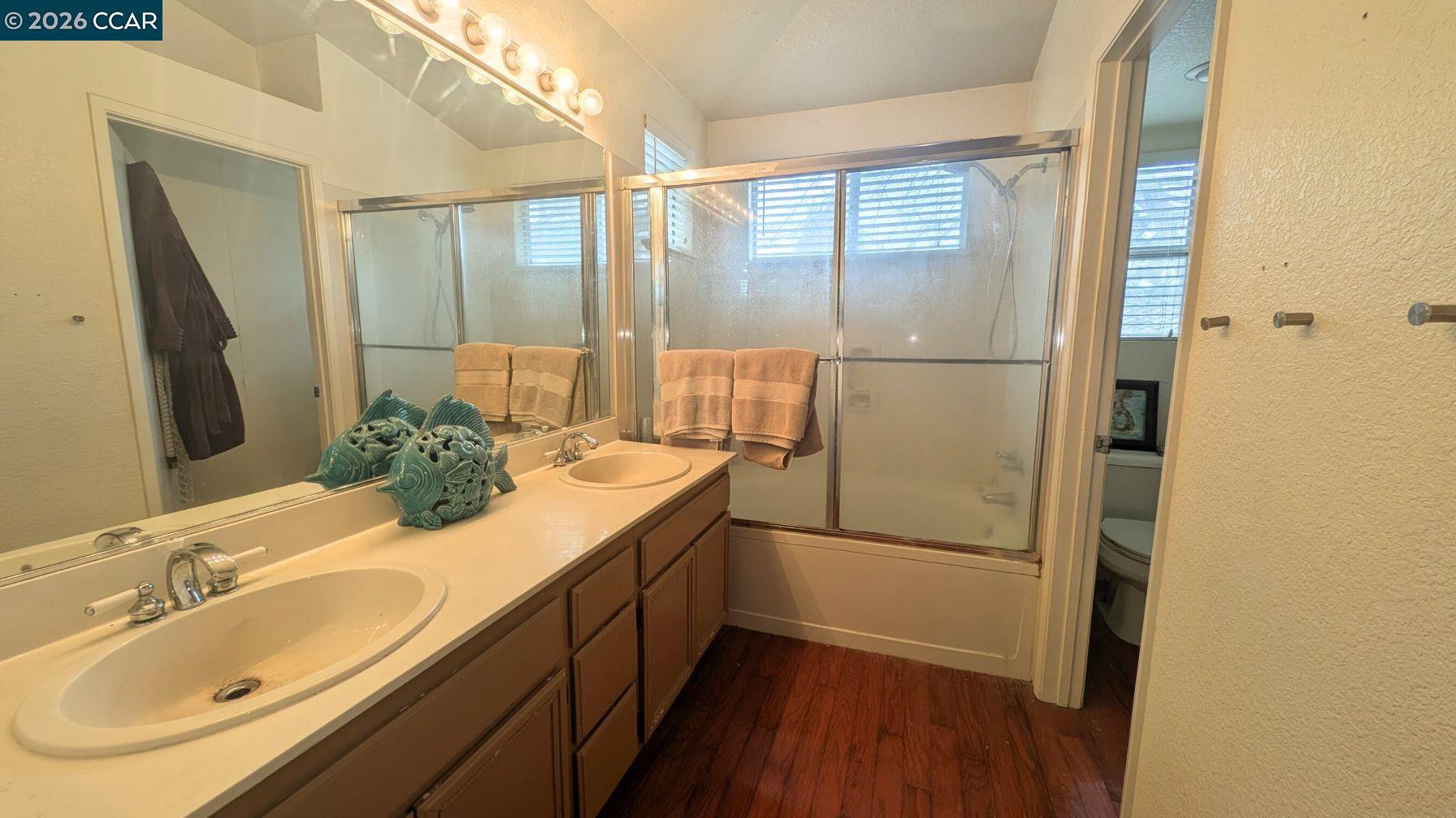 Detail Gallery Image 10 of 18 For 5029 Bridle Way, Antioch,  CA 94531 - 4 Beds | 2/1 Baths