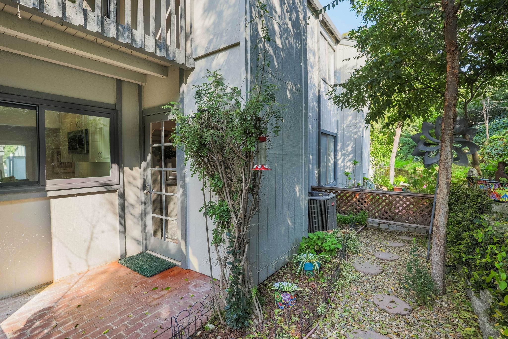 Detail Gallery Image 29 of 39 For 1444 Ashwood Drive, Martinez,  CA 94553 - 2 Beds | 1/1 Baths