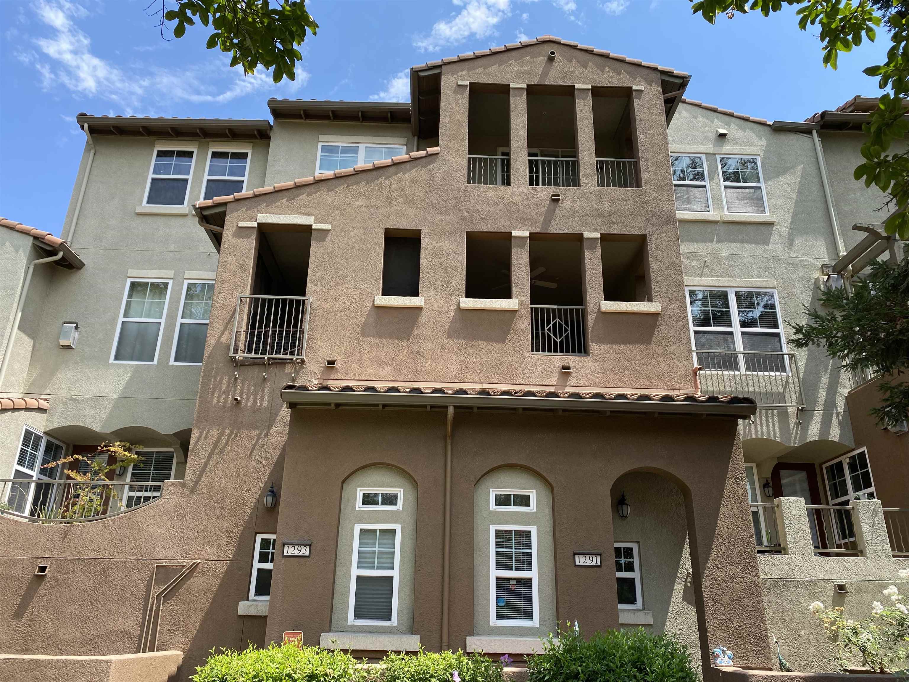 Front Image Thumbnail for BE41122758