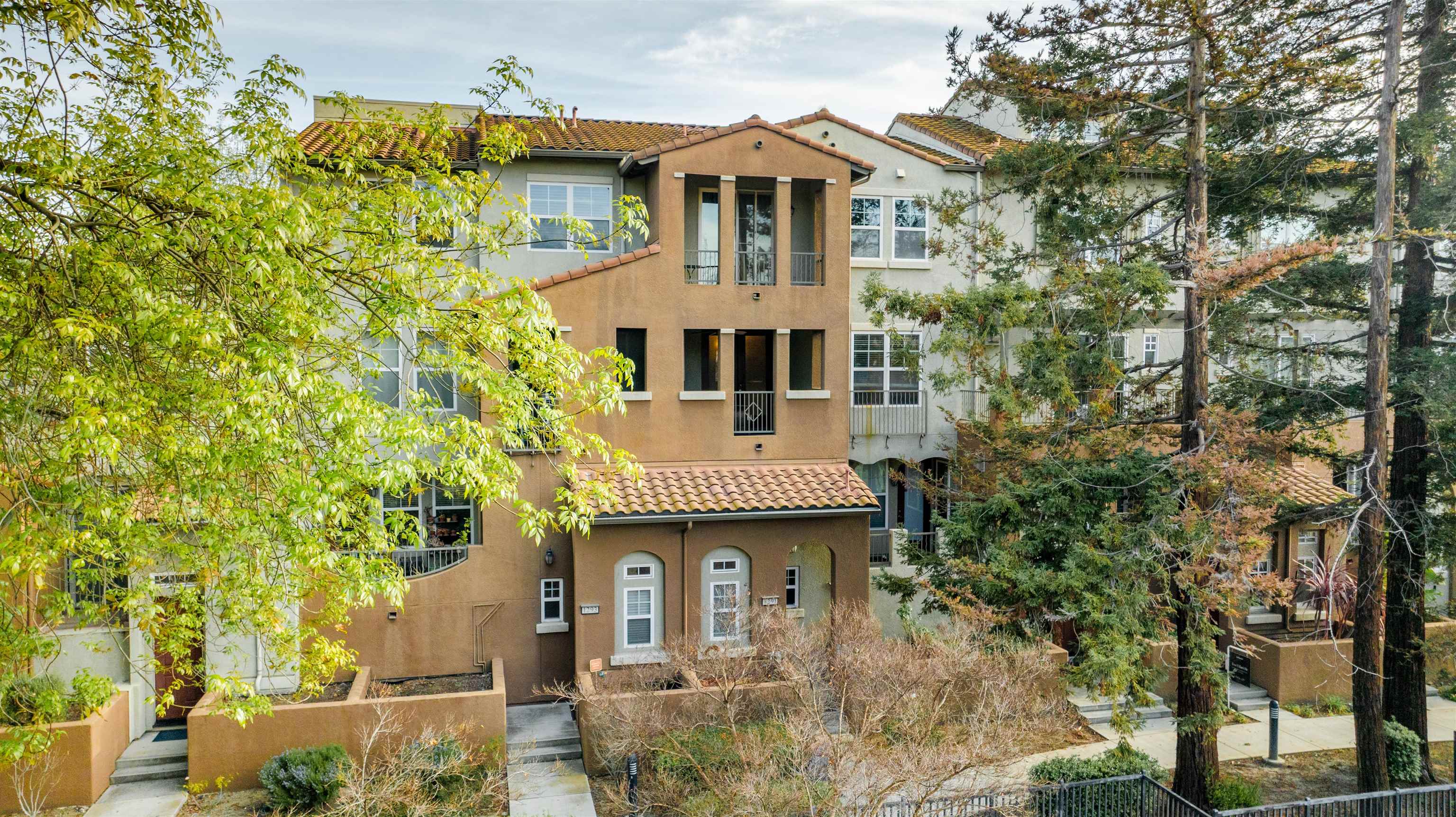 Detail Gallery Image 3 of 42 For 1291 Marcello Dr, San Jose,  CA 95131 - 2 Beds | 2/1 Baths