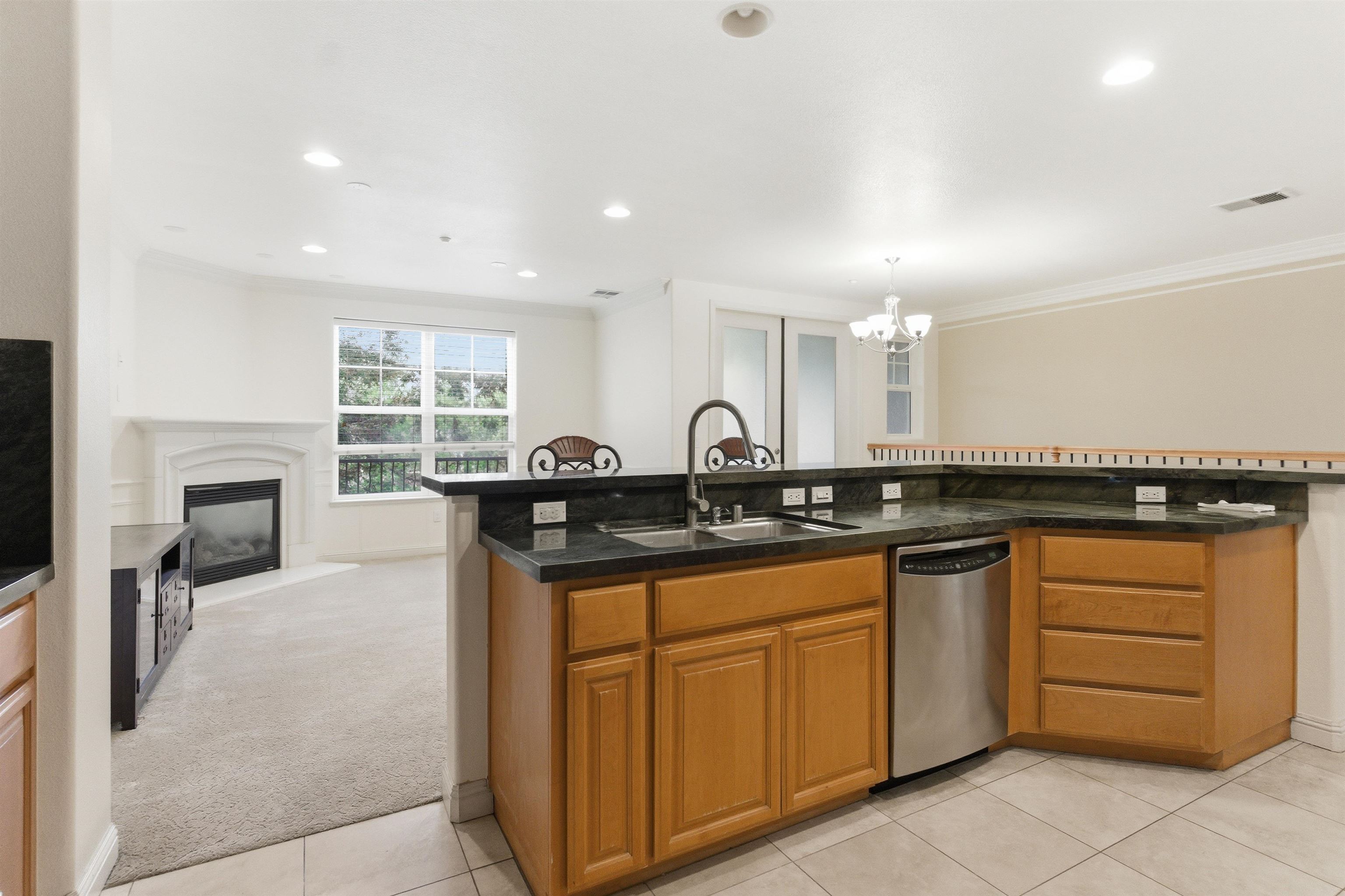 Detail Gallery Image 9 of 42 For 1291 Marcello Dr, San Jose,  CA 95131 - 2 Beds | 2/1 Baths