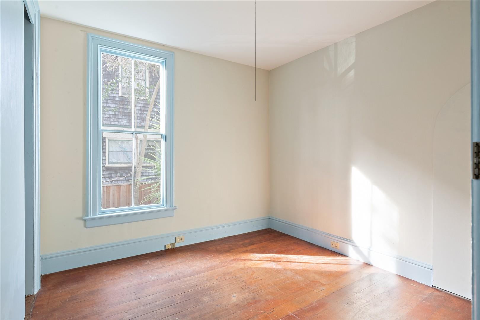 Detail Gallery Image 7 of 26 For 2415 Blake St, Berkeley,  CA 94704 - – Beds | – Baths