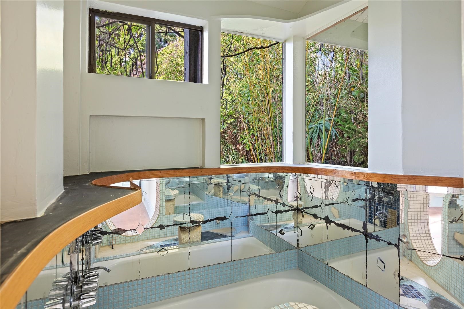 Detail Gallery Image 10 of 26 For 2415 Blake St, Berkeley,  CA 94704 - – Beds | – Baths