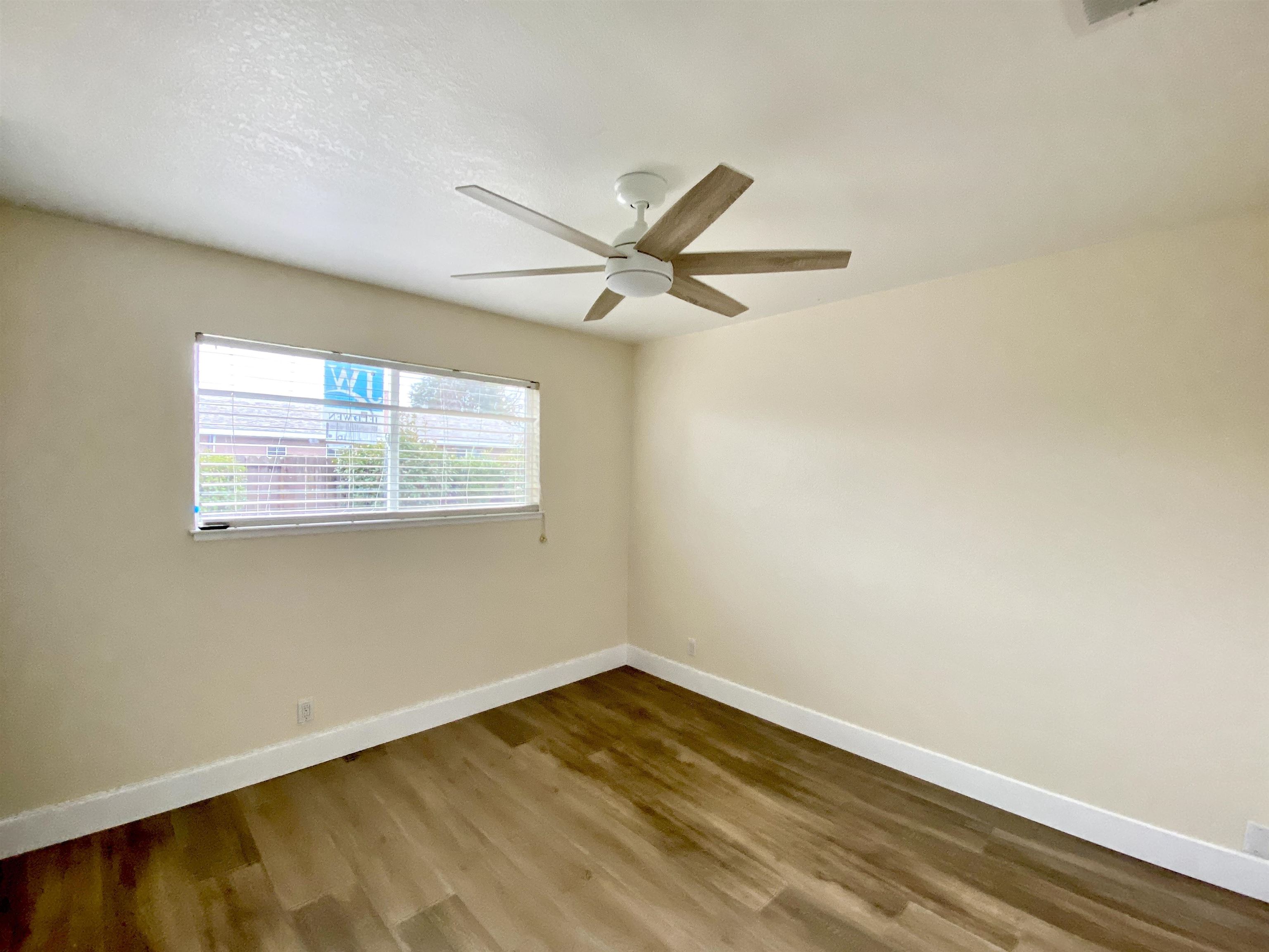 Detail Gallery Image 7 of 10 For 5865 Idlewild Ave, Livermore,  CA 94551-5632 - 4 Beds | 2 Baths