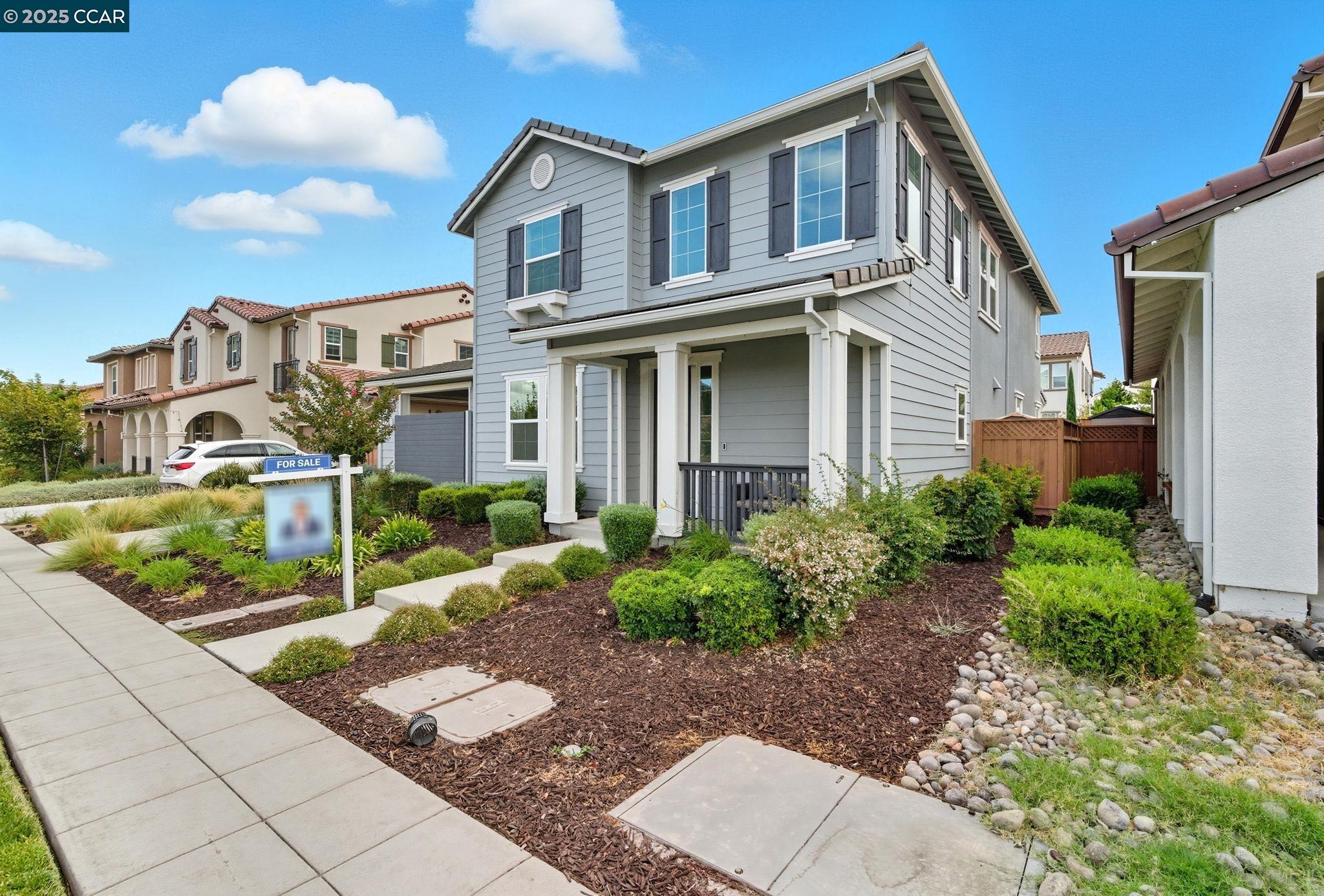 Detail Gallery Image 2 of 55 For 320 E Angelina Ave, Mountain House,  CA 95391 - 3 Beds | 2/1 Baths