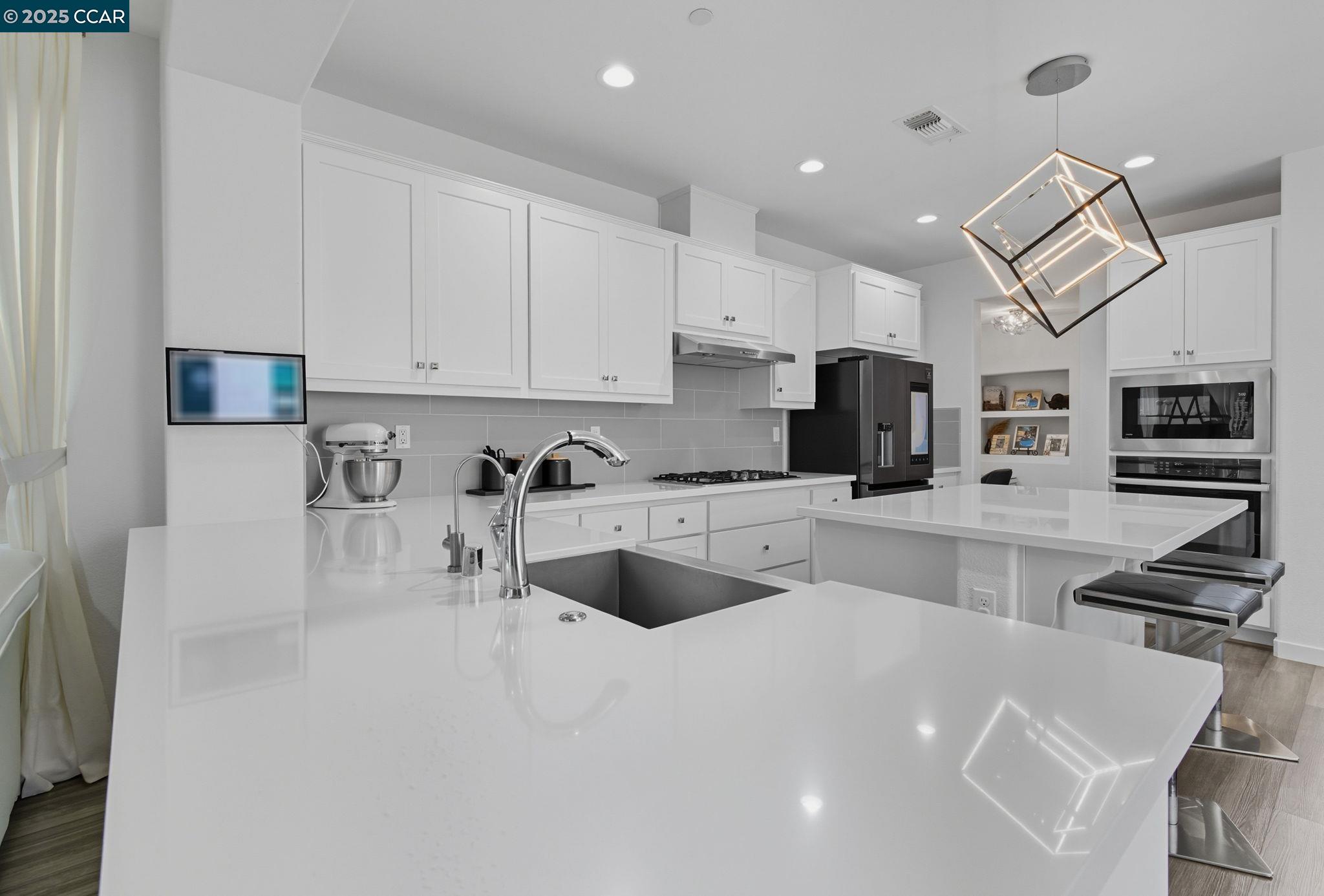 Detail Gallery Image 17 of 55 For 320 E Angelina Ave, Mountain House,  CA 95391 - 3 Beds | 2/1 Baths