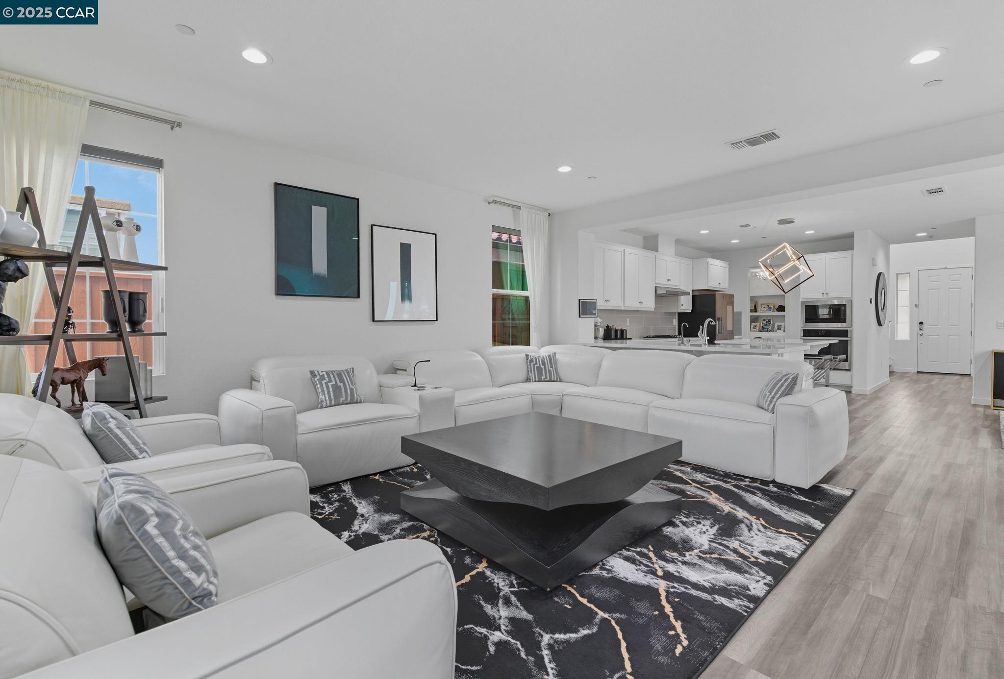 Detail Gallery Image 20 of 55 For 320 E Angelina Ave, Mountain House,  CA 95391 - 3 Beds | 2/1 Baths