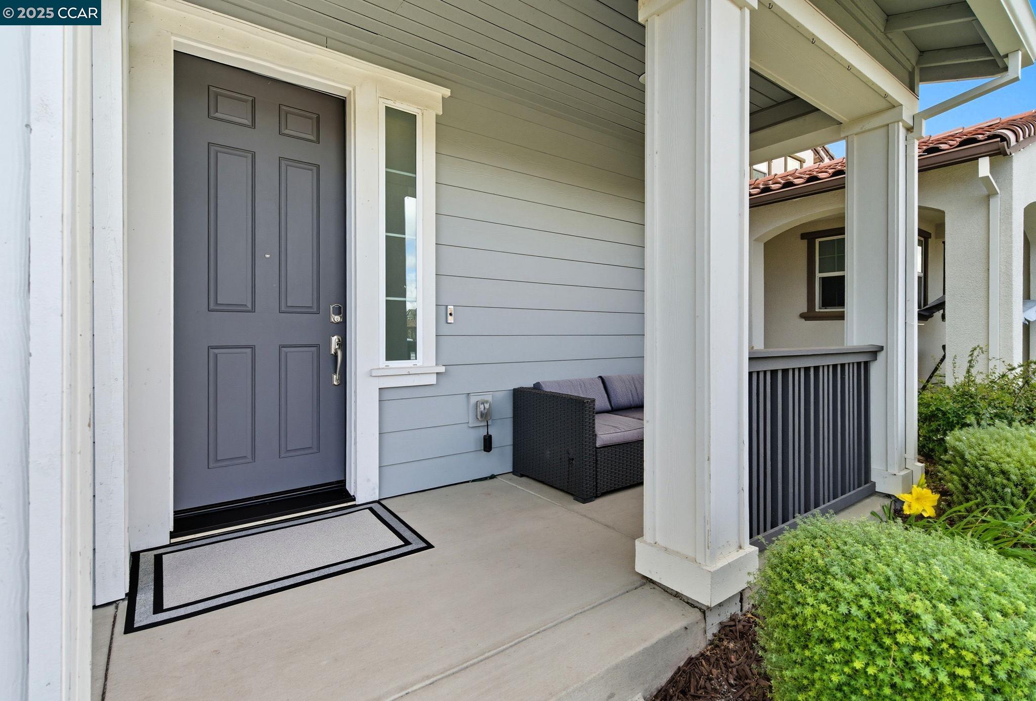 Detail Gallery Image 4 of 55 For 320 E Angelina Ave, Mountain House,  CA 95391 - 3 Beds | 2/1 Baths