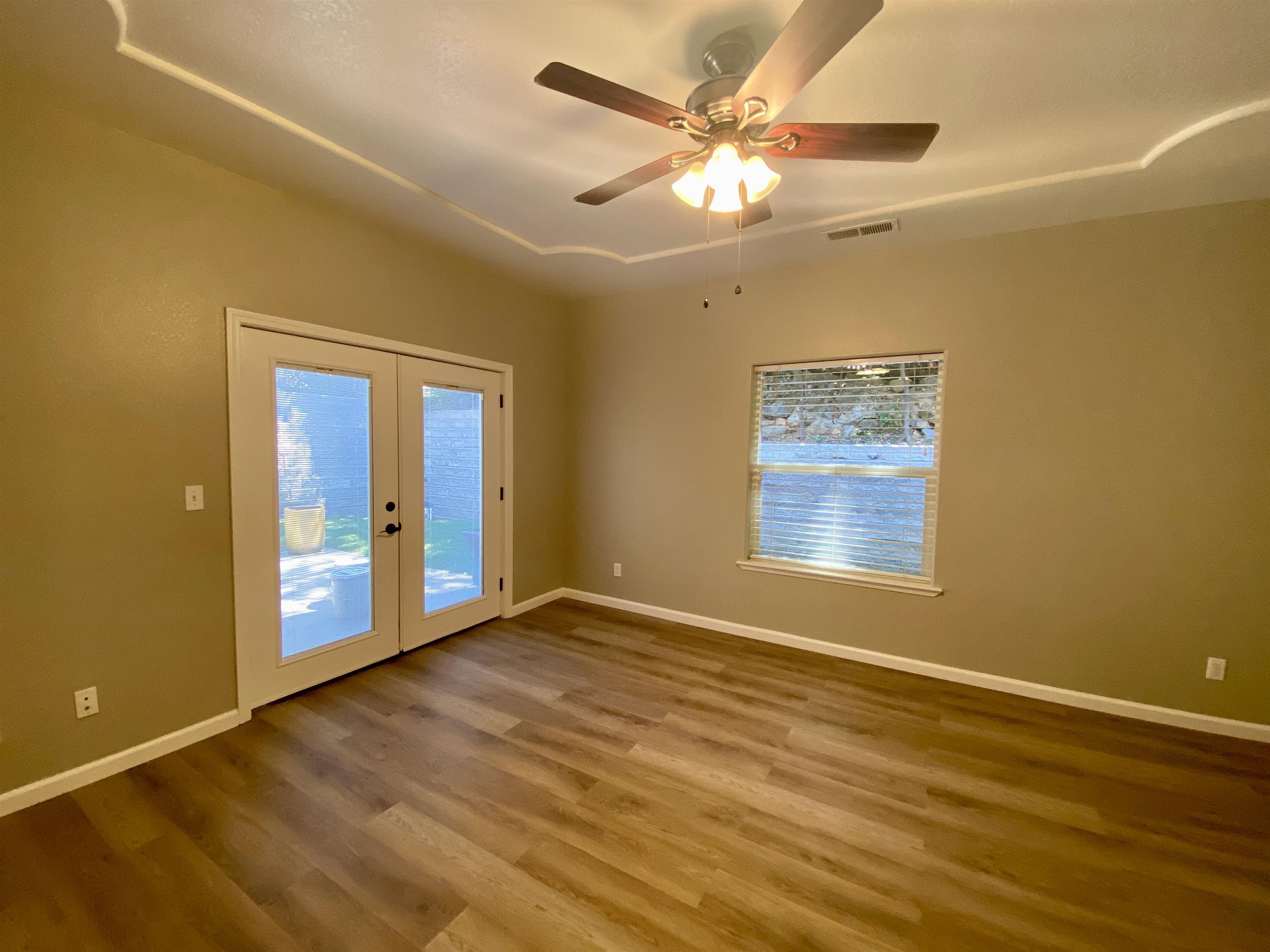 Detail Gallery Image 12 of 34 For 18197 Hammer Ln, Tuolumne,  CA 95379 - 3 Beds | 2 Baths