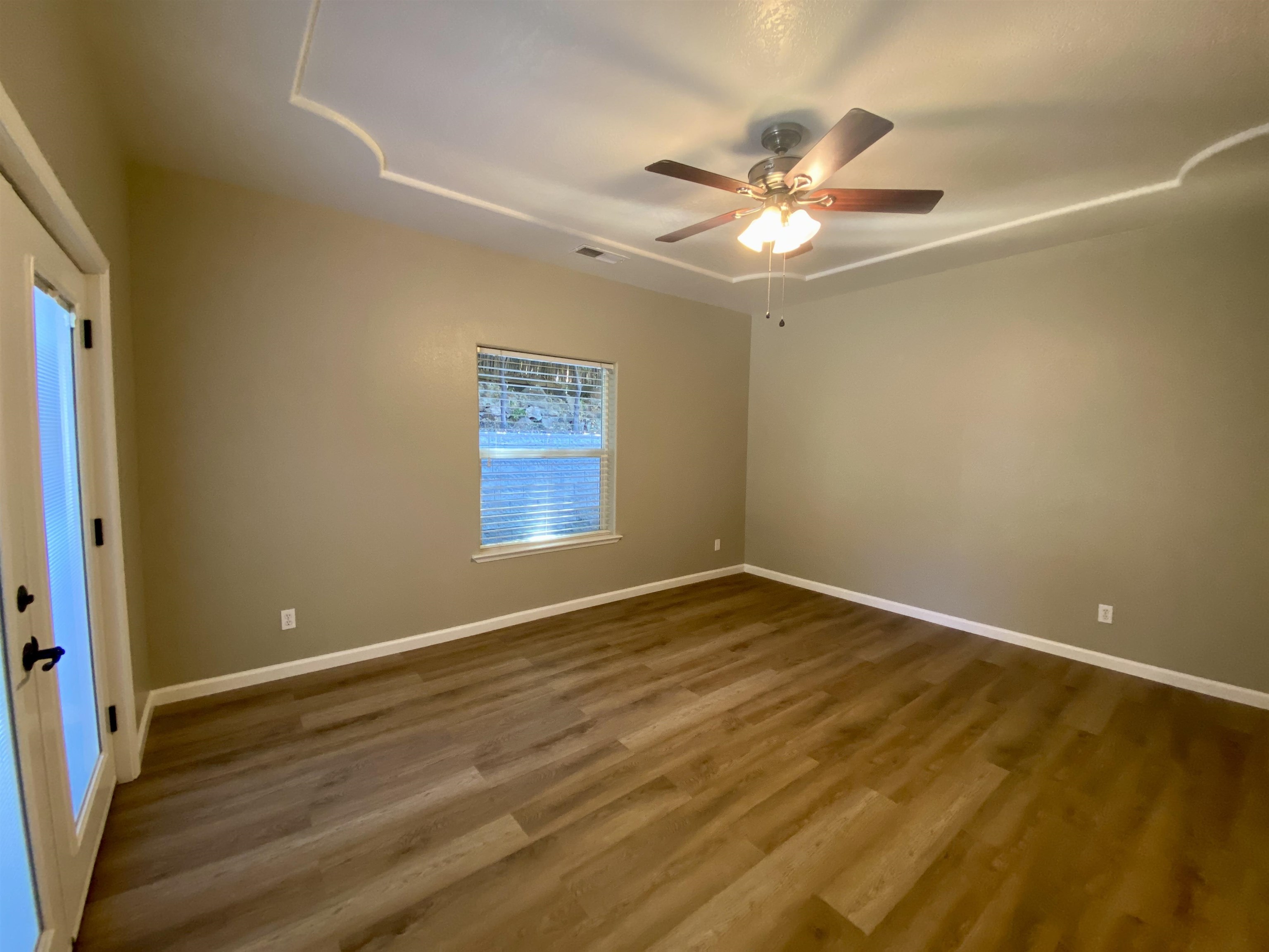 Detail Gallery Image 13 of 34 For 18197 Hammer Ln, Tuolumne,  CA 95379 - 3 Beds | 2 Baths