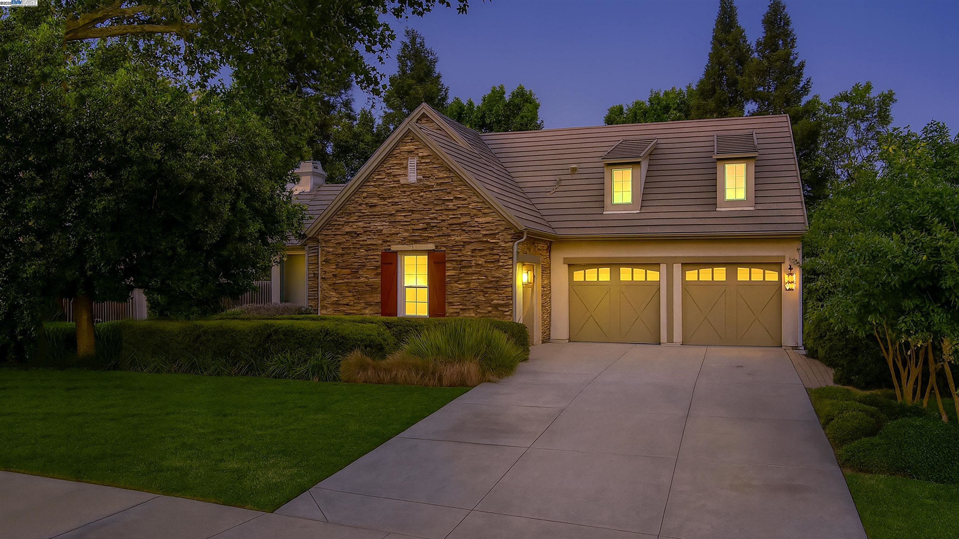 Detail Gallery Image 2 of 60 For 1993 Fairway Oaks Dr, Ripon,  CA 95366 - 3 Beds | 3/1 Baths