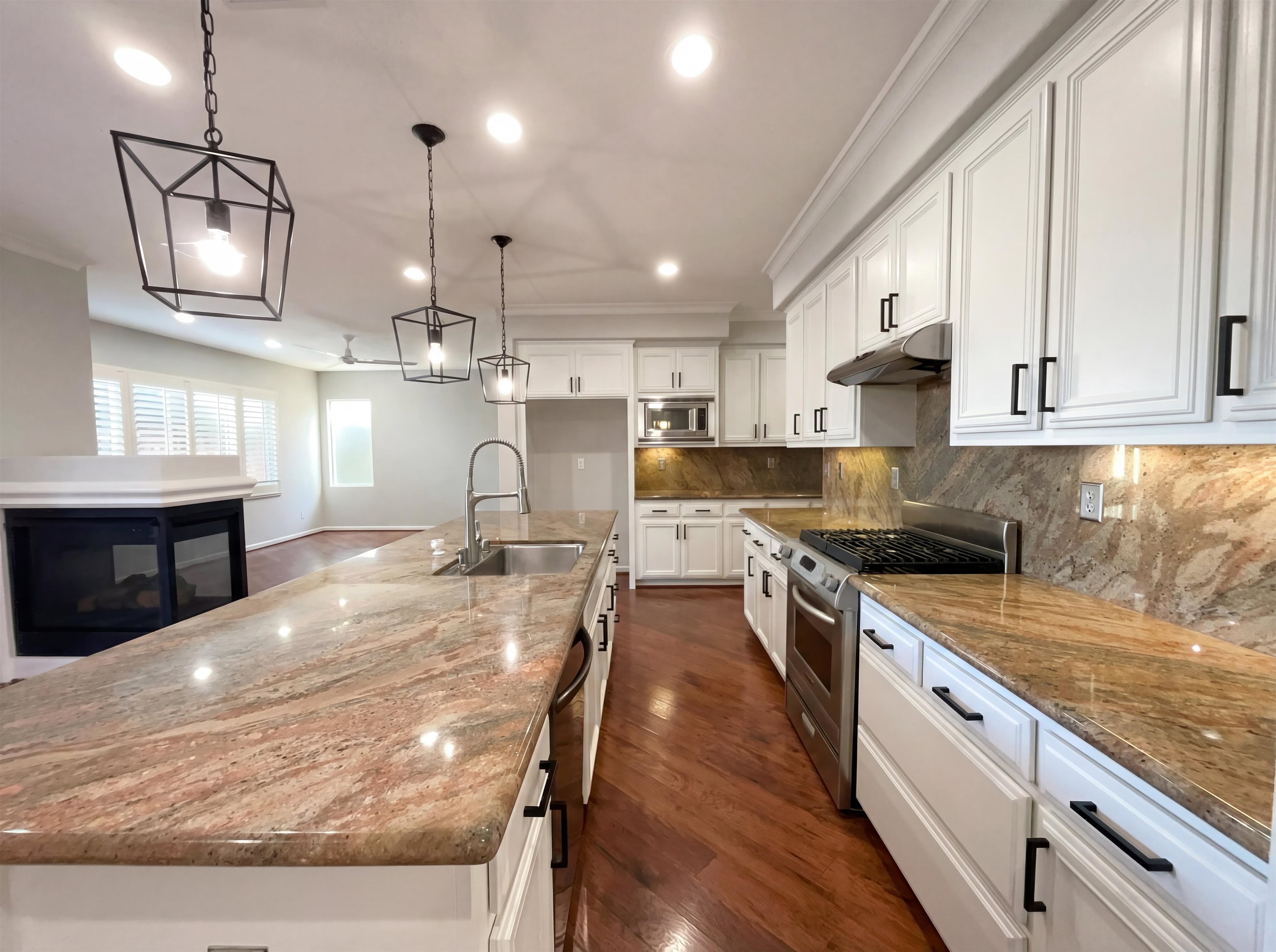 Detail Gallery Image 2 of 37 For 1124 Lake Park Dr, Oakley,  CA 94561 - 6 Beds | 3 Baths