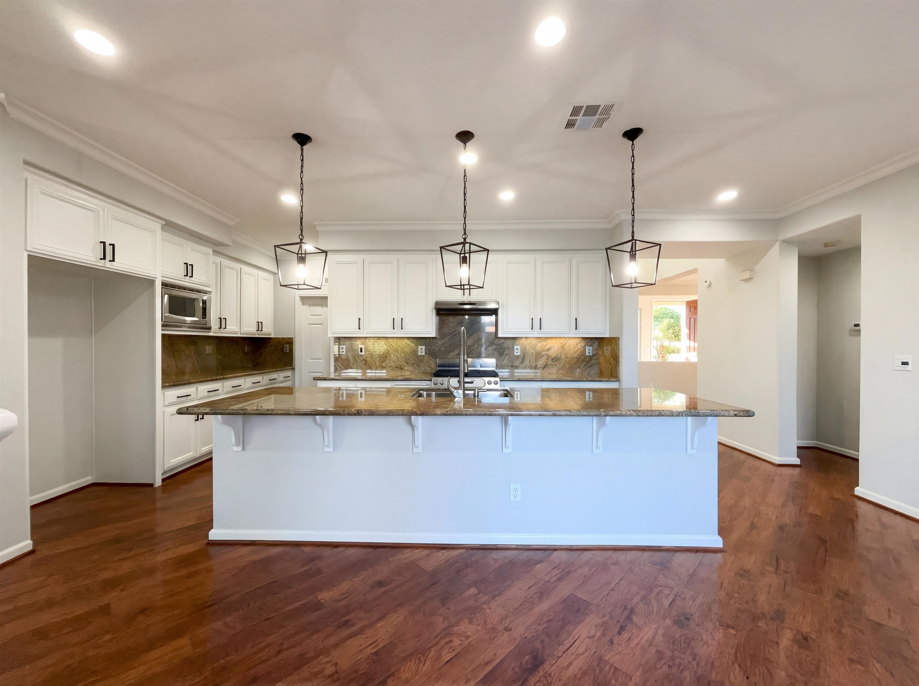 Detail Gallery Image 13 of 37 For 1124 Lake Park Dr, Oakley,  CA 94561 - 6 Beds | 3 Baths