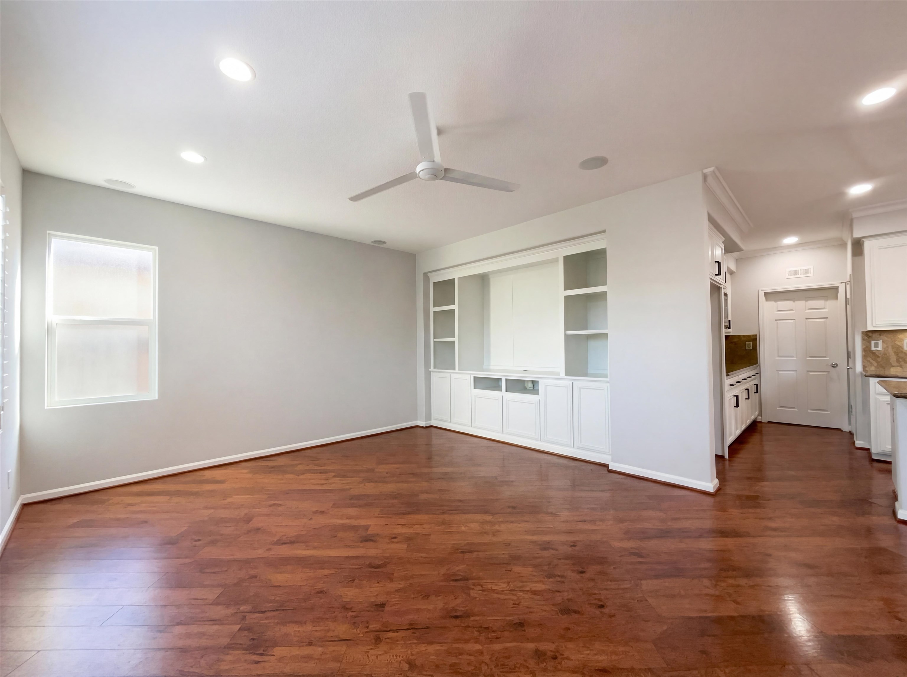 Detail Gallery Image 17 of 41 For 1124 Lake Park Dr, Oakley,  CA 94561 - 6 Beds | 3 Baths