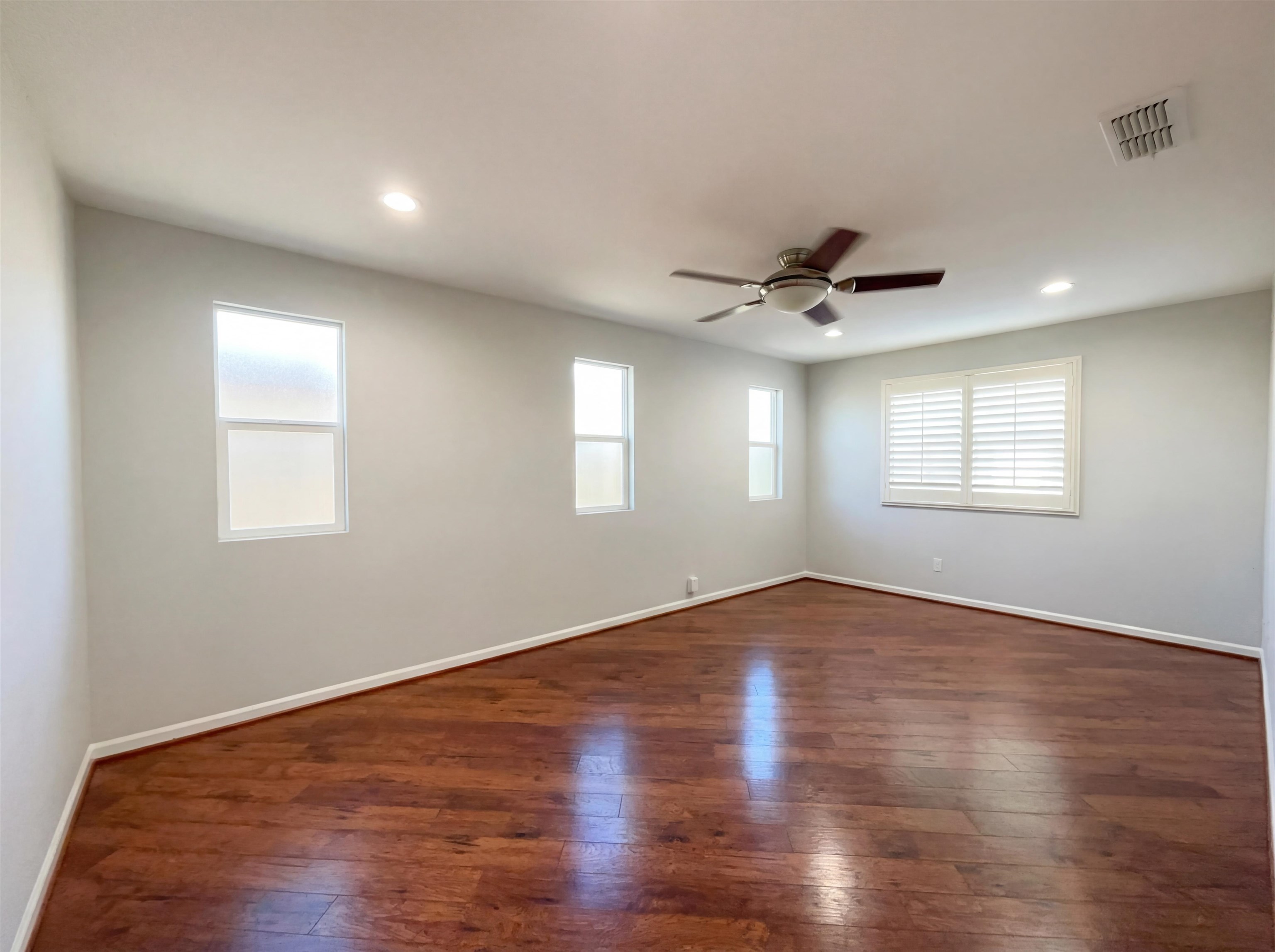 Detail Gallery Image 18 of 37 For 1124 Lake Park Dr, Oakley,  CA 94561 - 6 Beds | 3 Baths