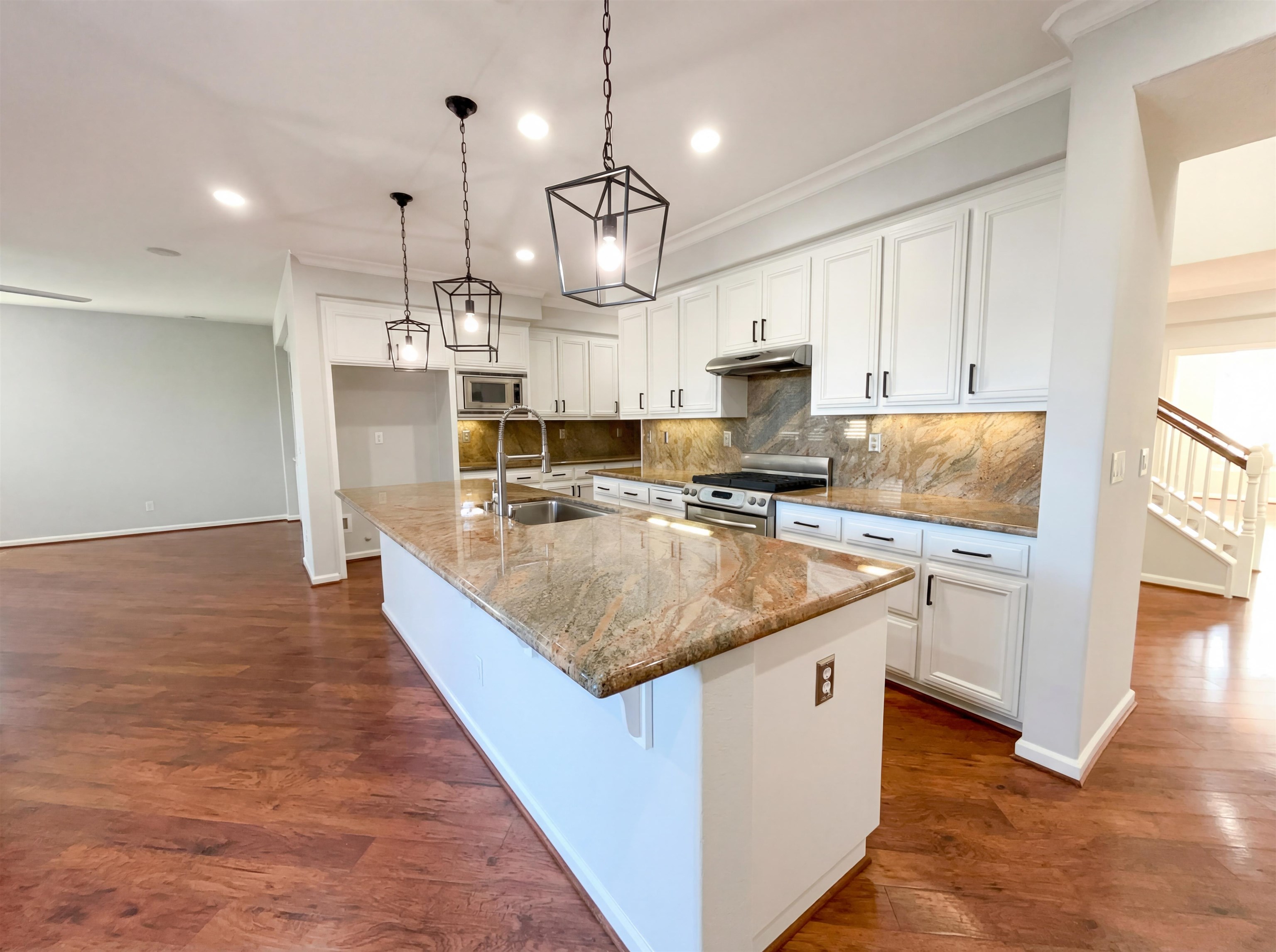 Detail Gallery Image 19 of 41 For 1124 Lake Park Dr, Oakley,  CA 94561 - 6 Beds | 3 Baths