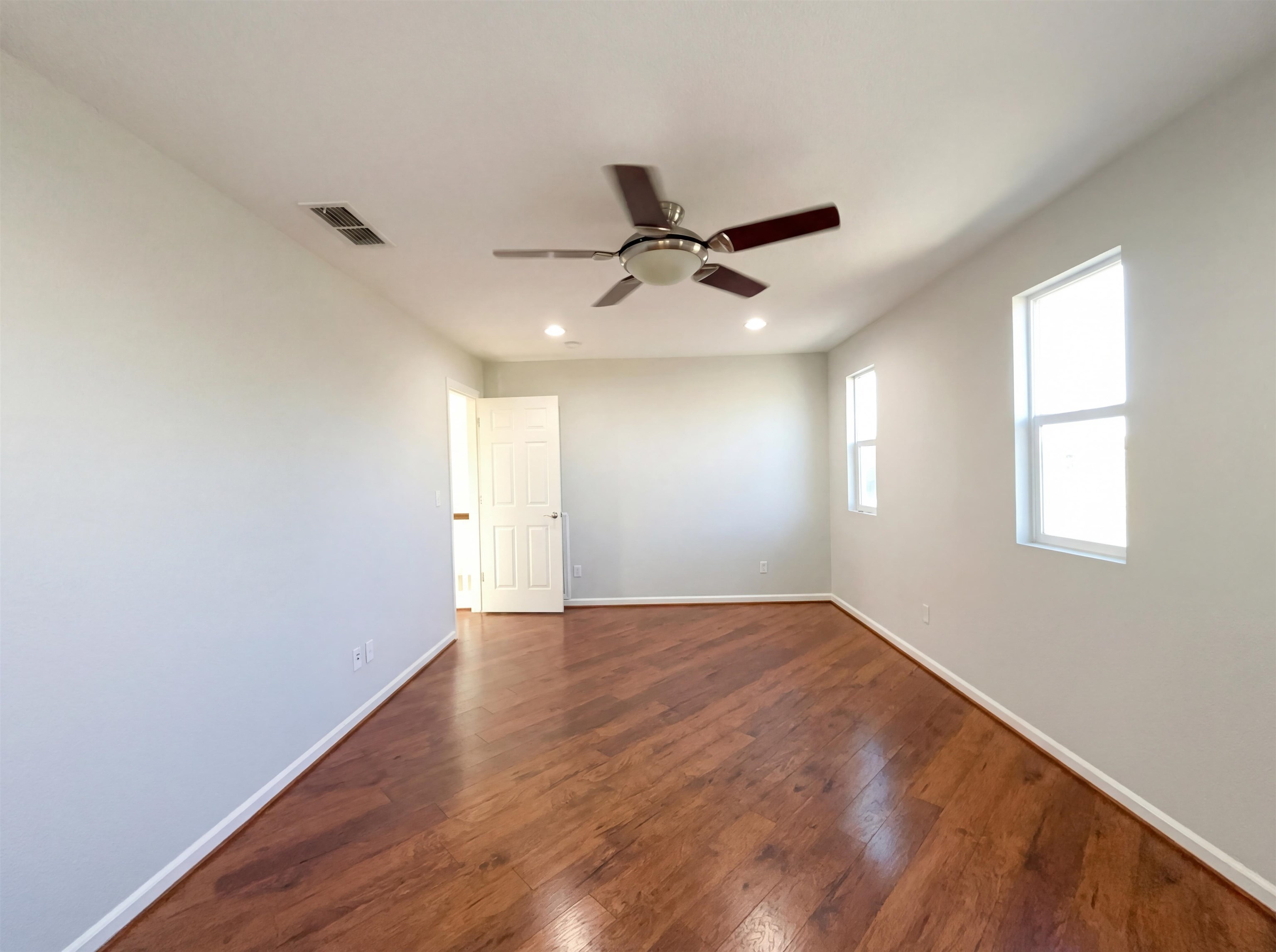 Detail Gallery Image 20 of 37 For 1124 Lake Park Dr, Oakley,  CA 94561 - 6 Beds | 3 Baths