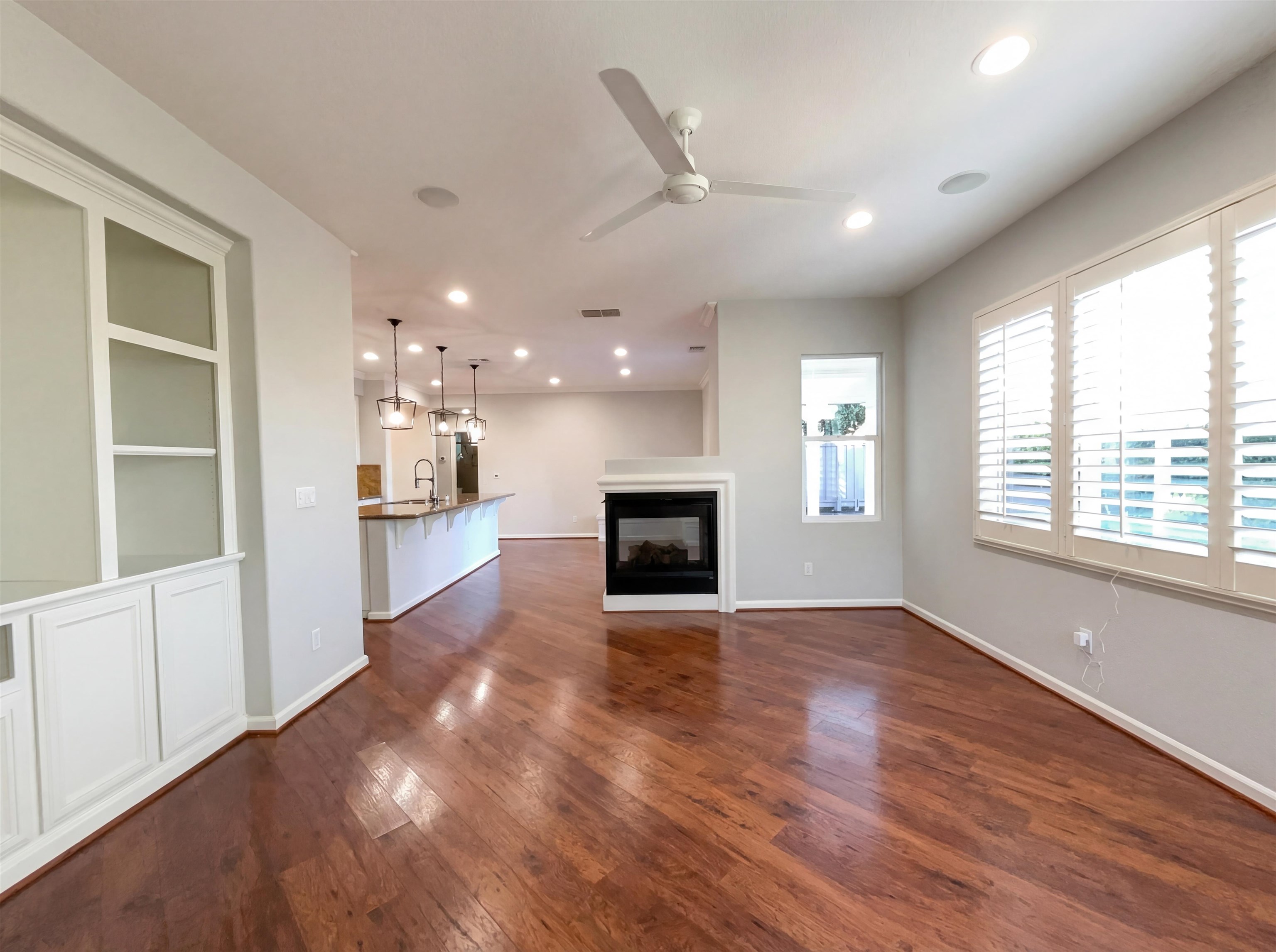 Detail Gallery Image 3 of 37 For 1124 Lake Park Dr, Oakley,  CA 94561 - 6 Beds | 3 Baths