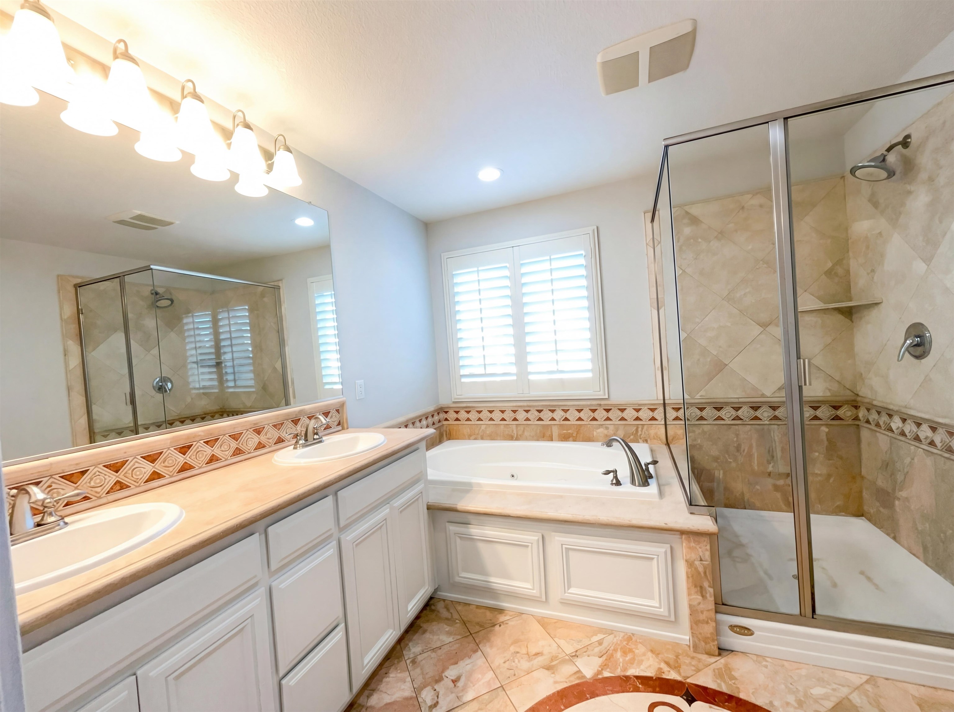 Detail Gallery Image 23 of 37 For 1124 Lake Park Dr, Oakley,  CA 94561 - 6 Beds | 3 Baths