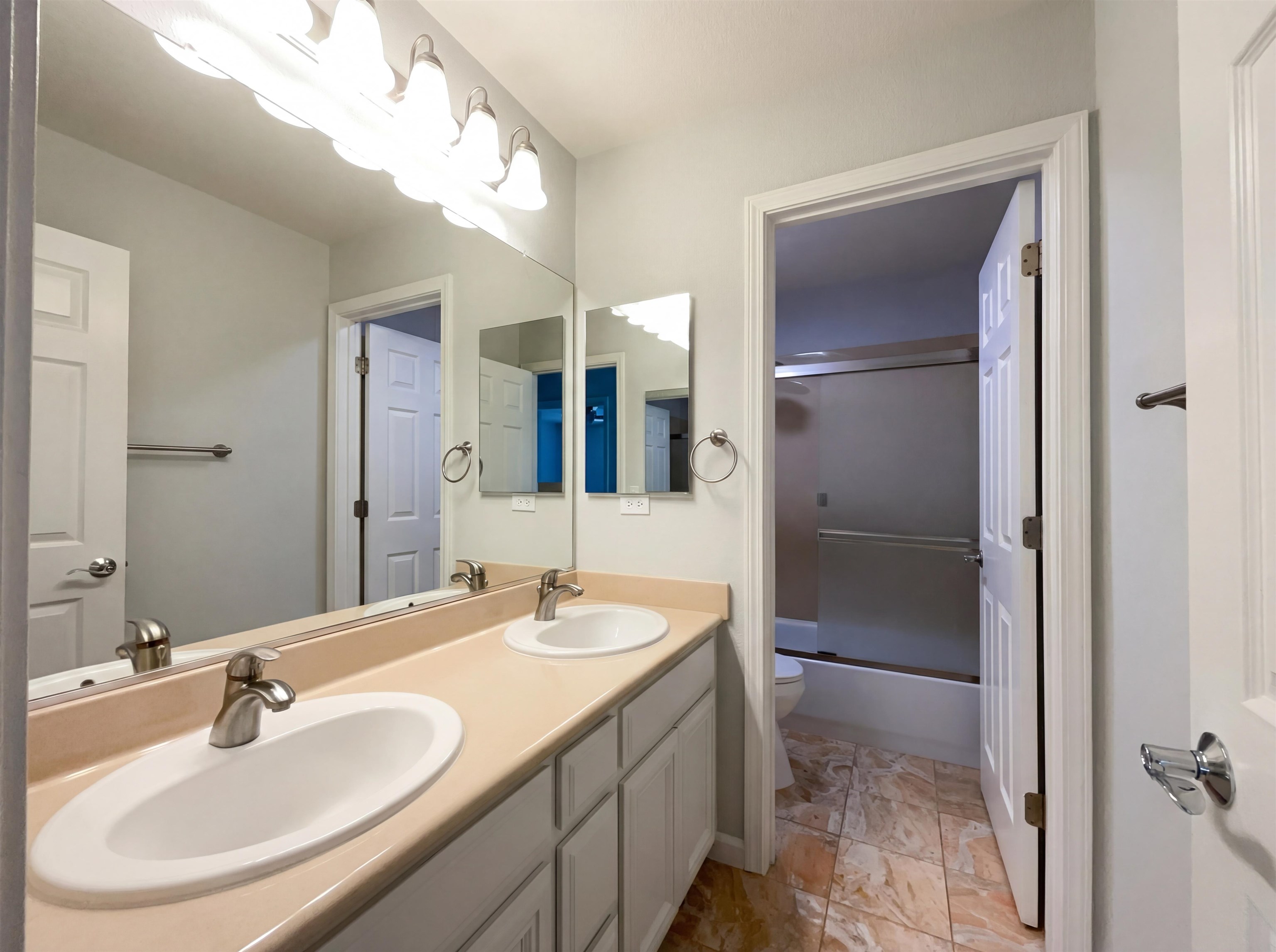 Detail Gallery Image 29 of 41 For 1124 Lake Park Dr, Oakley,  CA 94561 - 6 Beds | 3 Baths