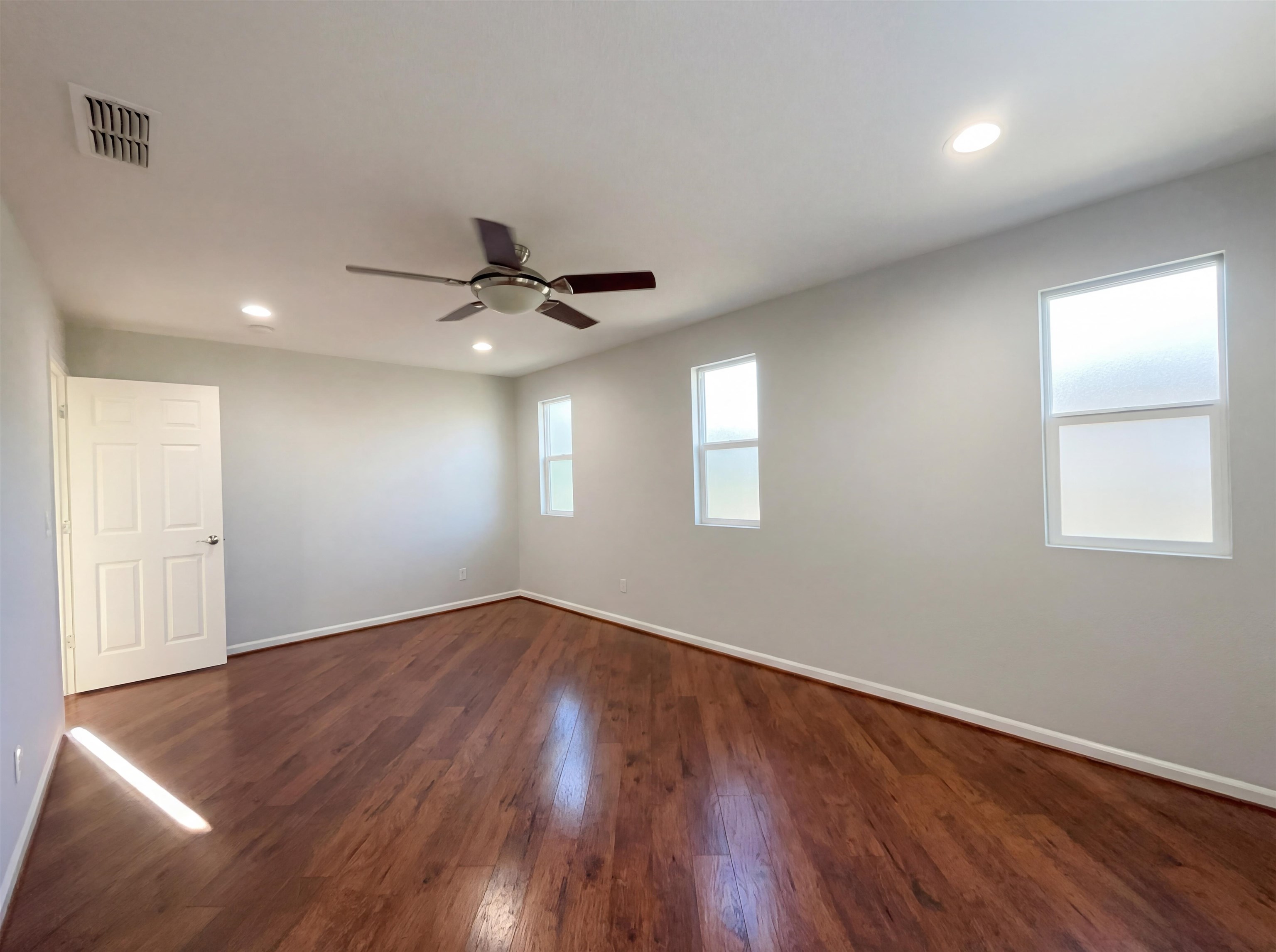 Detail Gallery Image 4 of 41 For 1124 Lake Park Dr, Oakley,  CA 94561 - 6 Beds | 3 Baths