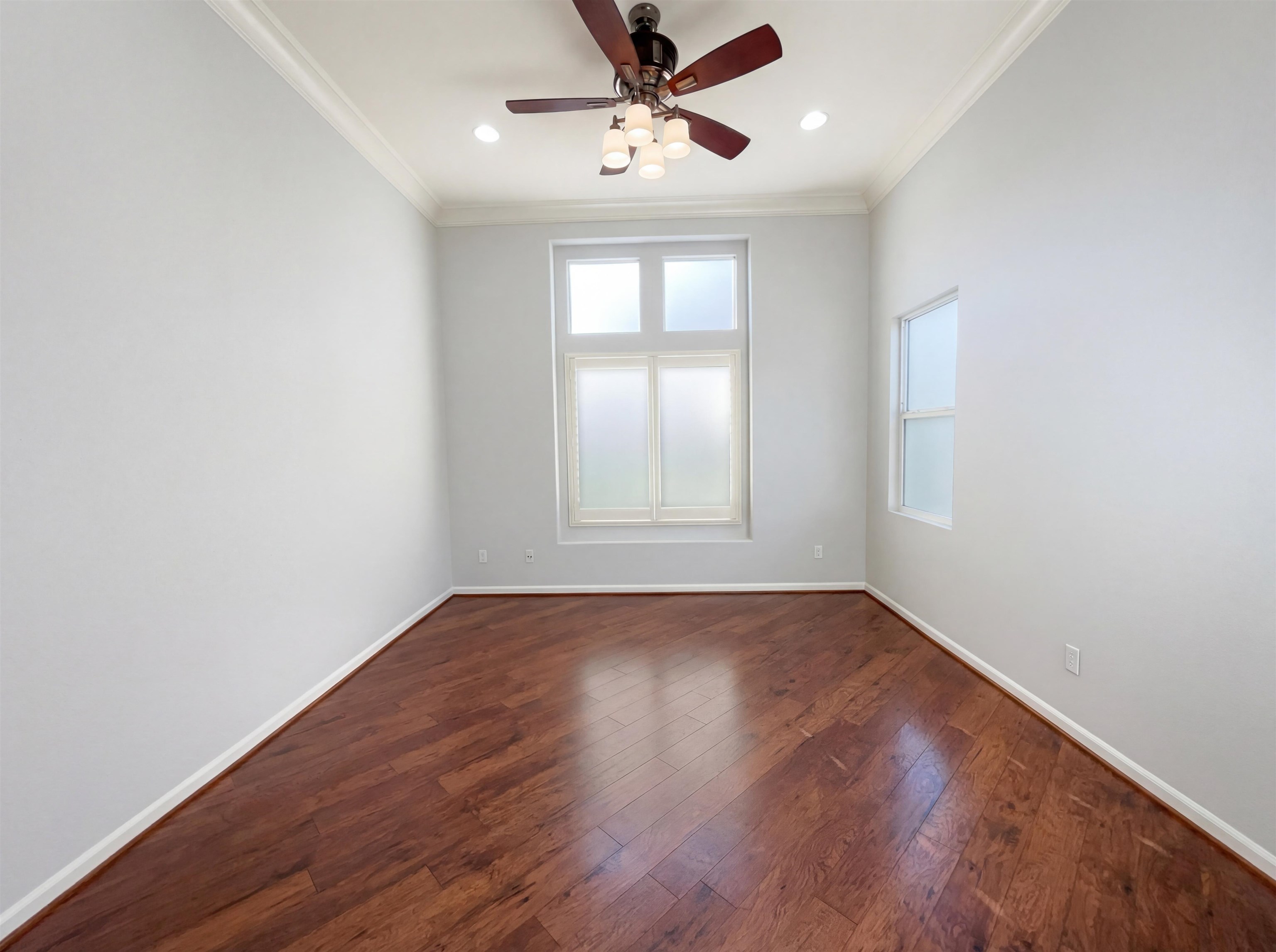 Detail Gallery Image 8 of 41 For 1124 Lake Park Dr, Oakley,  CA 94561 - 6 Beds | 3 Baths