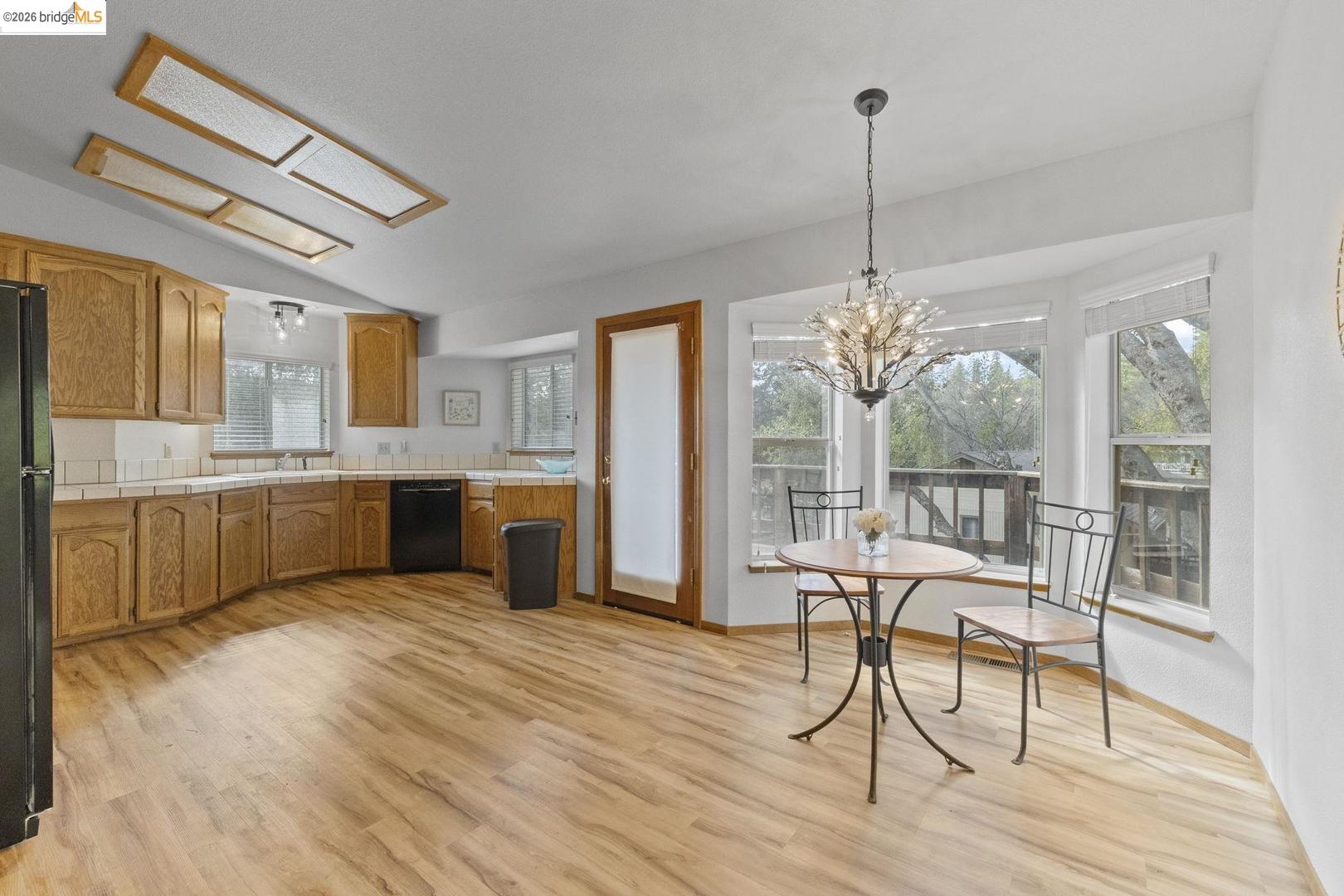 Detail Gallery Image 9 of 36 For 16137 Acorn Dr, Sonora,  CA 95370 - 3 Beds | 2/1 Baths