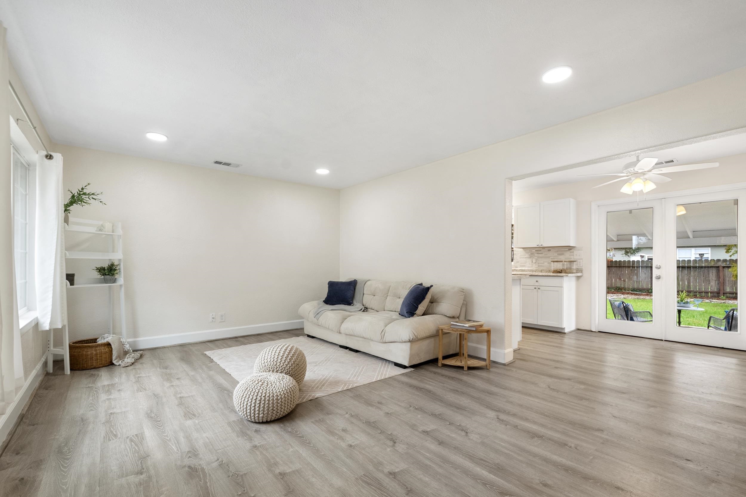 Detail Gallery Image 2 of 21 For 2561 Pacific St, Napa,  CA 94558 - 2 Beds | 1 Baths